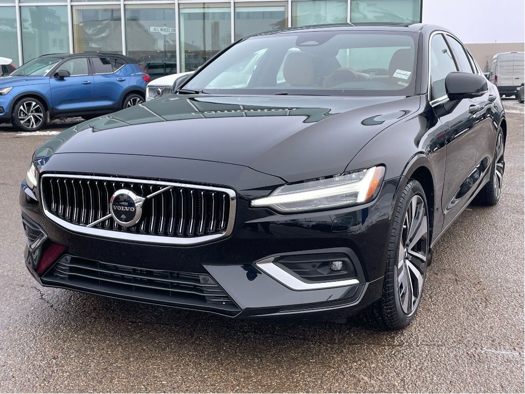 2023 Volvo S60 B5 AWD Ultimate - Bright FROM 3.99%
