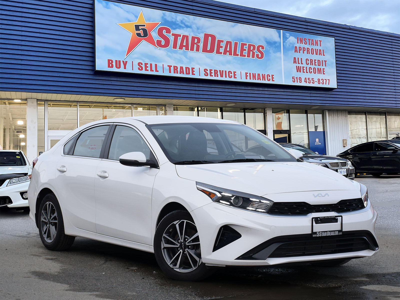 2022 Kia Forte FULLY LOADED! H-SEAT LOW KM WE FINANCE ALL CREDIT!