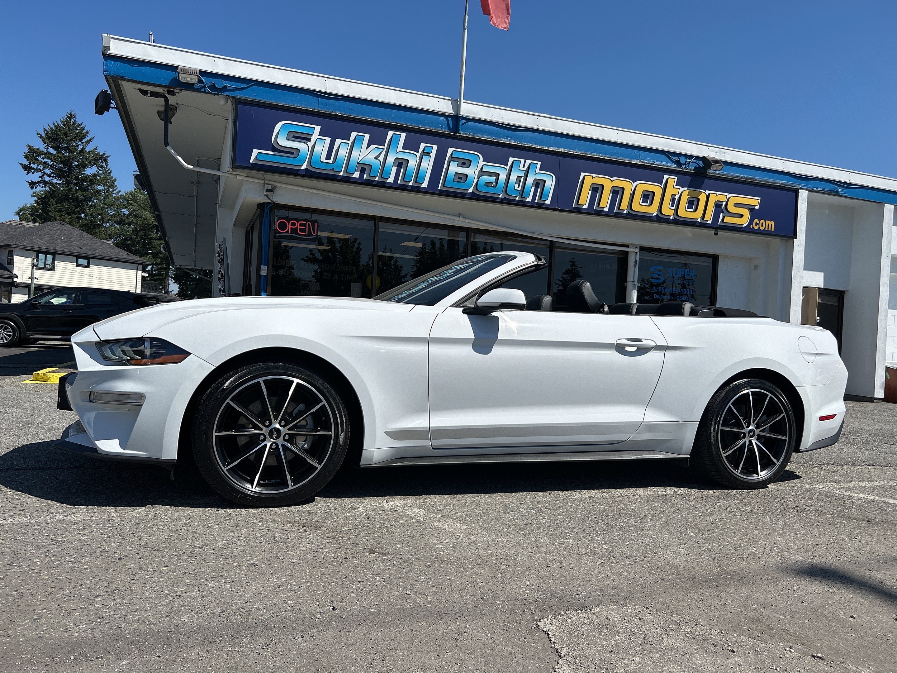 2022 Ford Mustang EcoBoost Convertible + 17" WHEELS + WI-FI HOTSPOT 