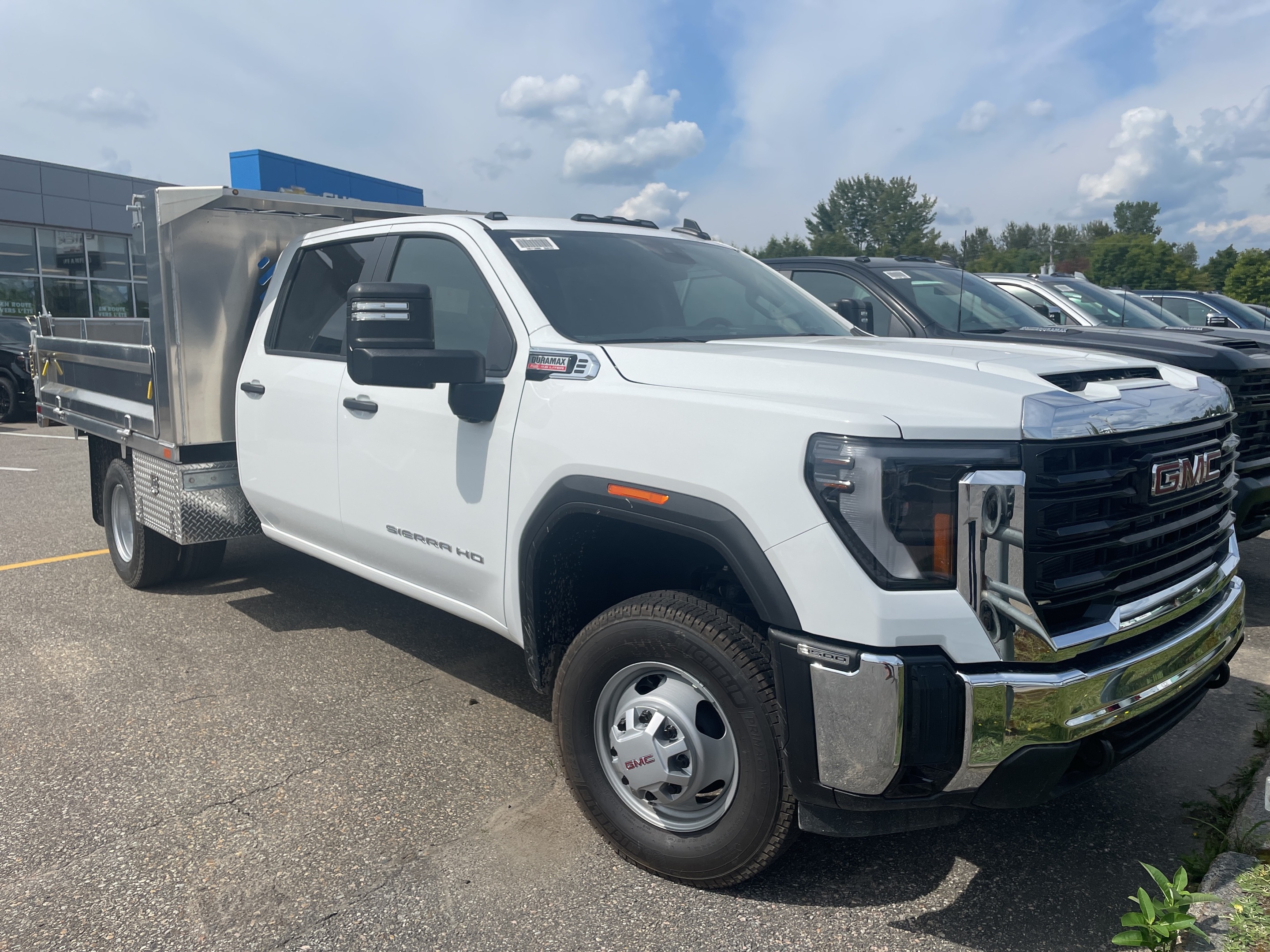 2024 GMC Sierra 3500 Cab-Chassis PRO 