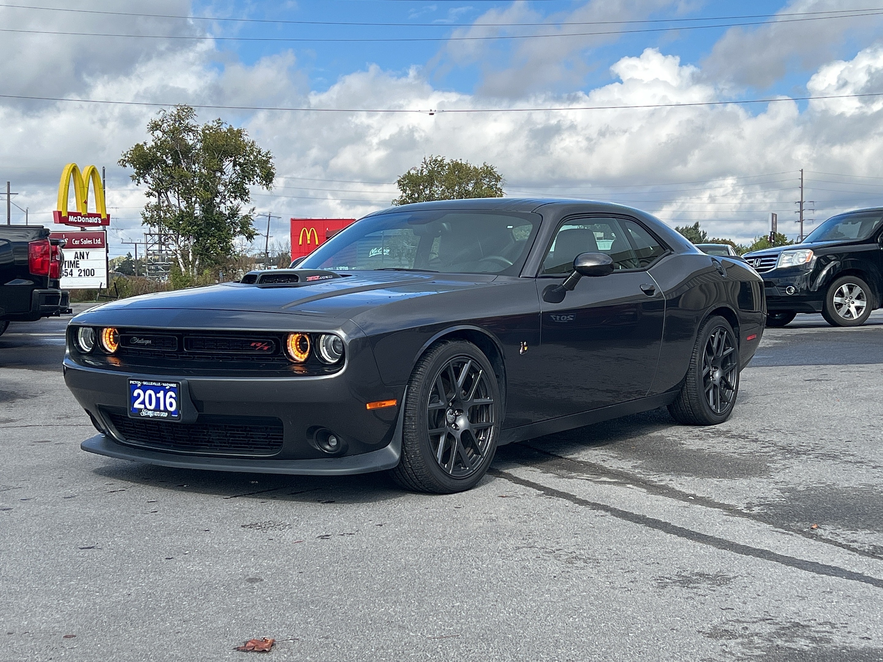 2016 Dodge Challenger R-T ScatPack Shaker 6.4L CALL NAPANEE 613-354-2100