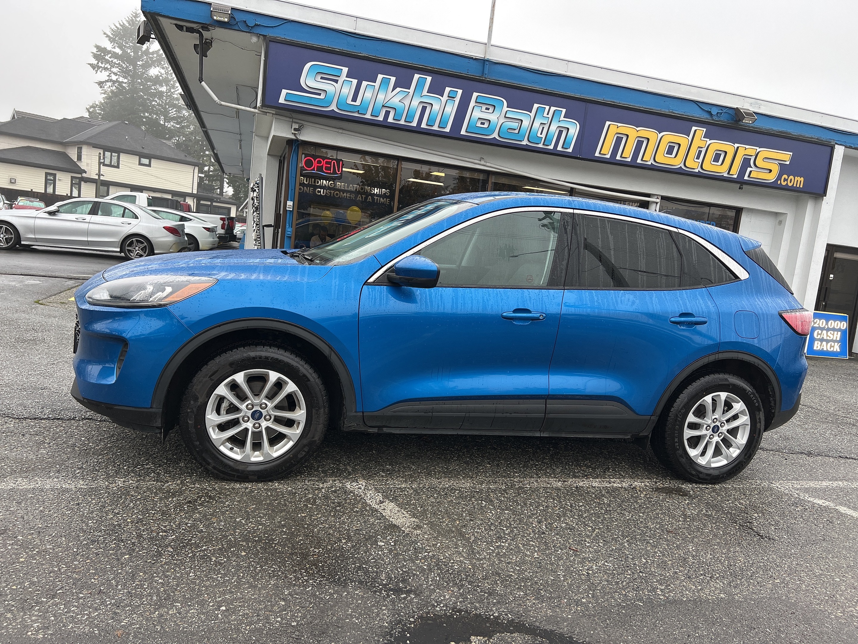 2021 Ford Escape SE AWD + DAYTIME RUNNING LIGHTS + HEATED SEATS