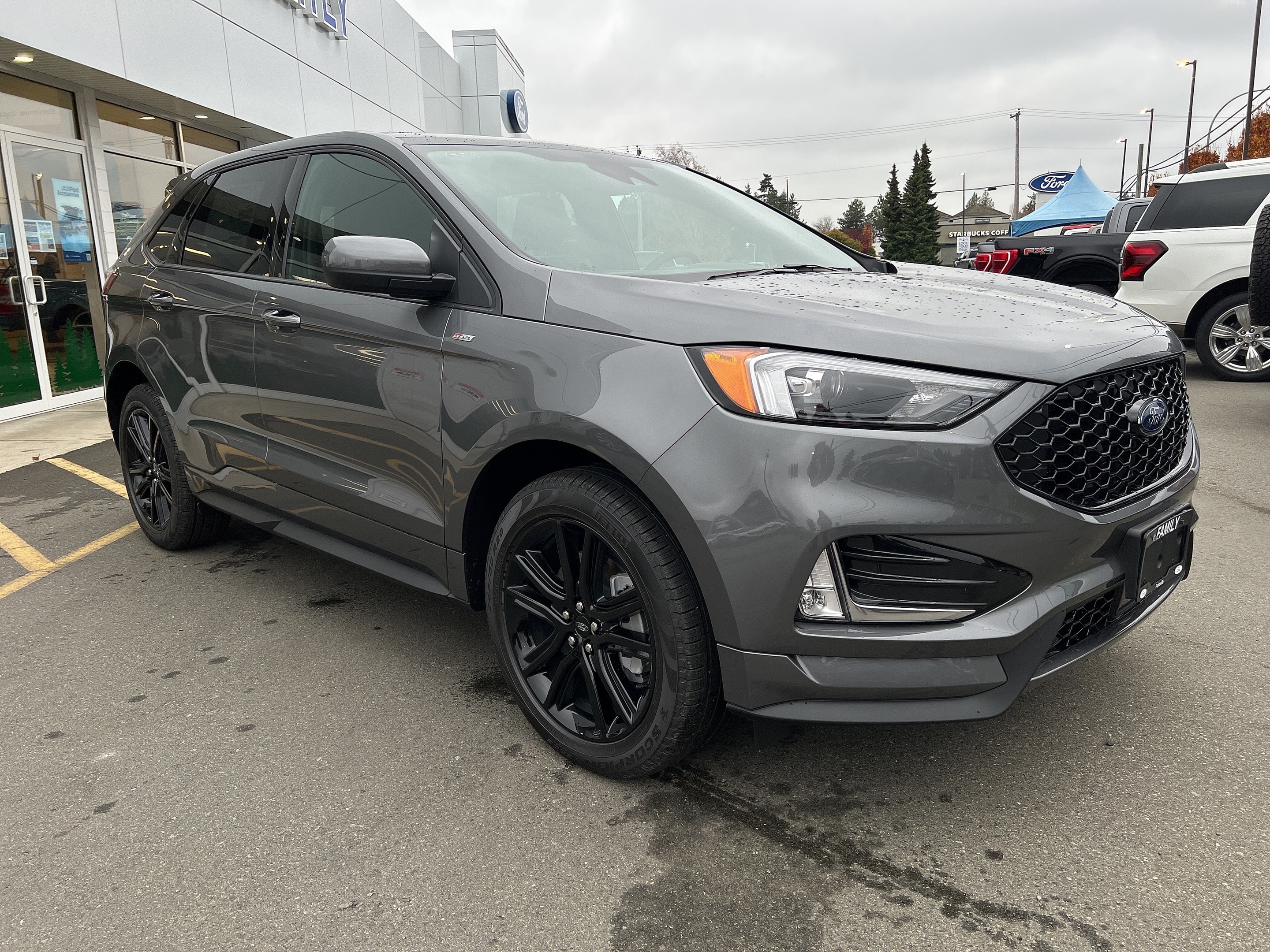 2024 Ford Edge ***Available***