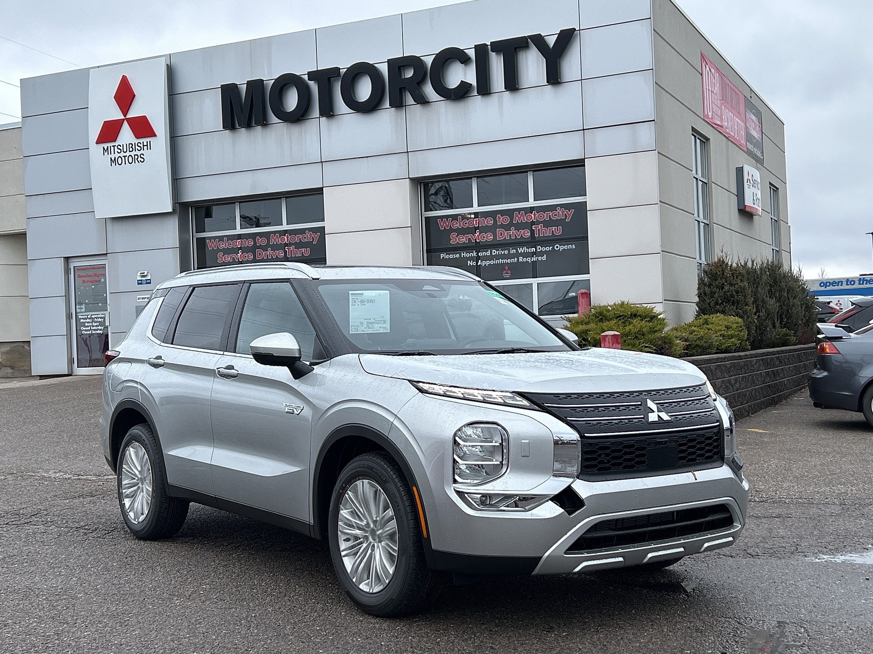 2024 Mitsubishi Outlander PHEV LE S-AWC...Spring Savings on Now! IN STORE ONLY!!!