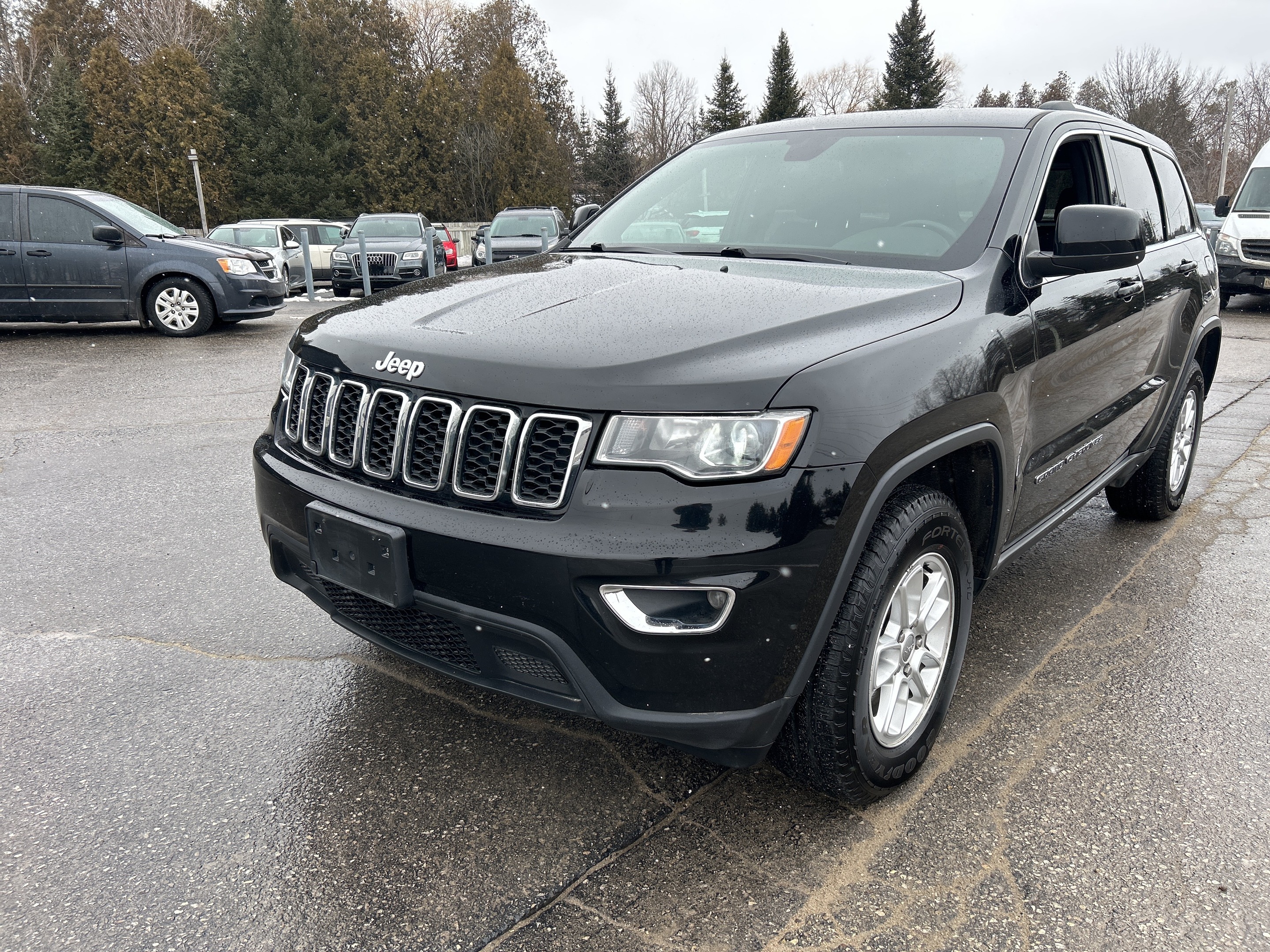 2019 Jeep Grand Cherokee Laredo E, Nav, Bluetooth, Back Up Cam