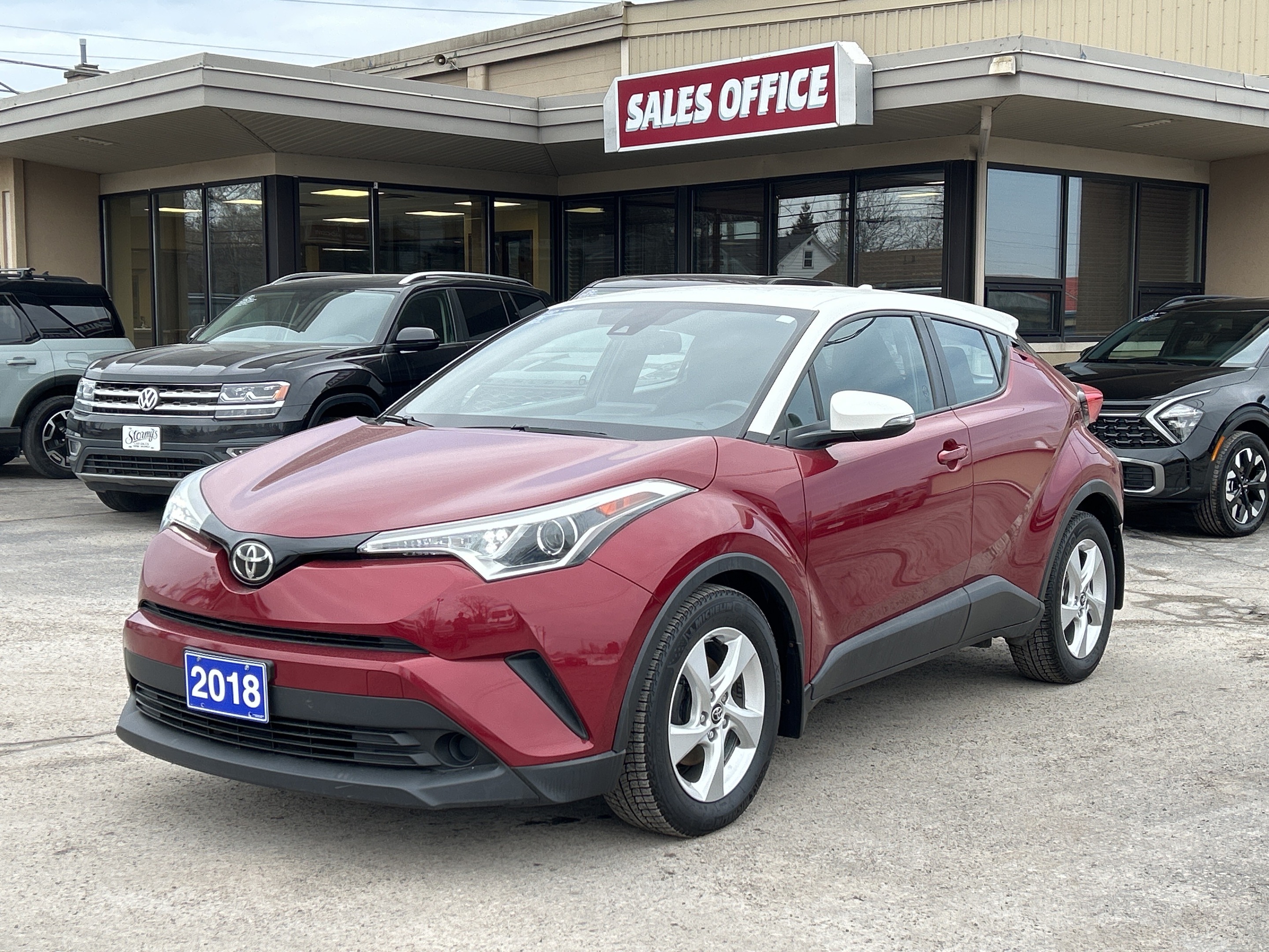 2018 Toyota C-HR XLE HEATED SEATS/BACKUP CAM CALL PICTON 118K KM'S