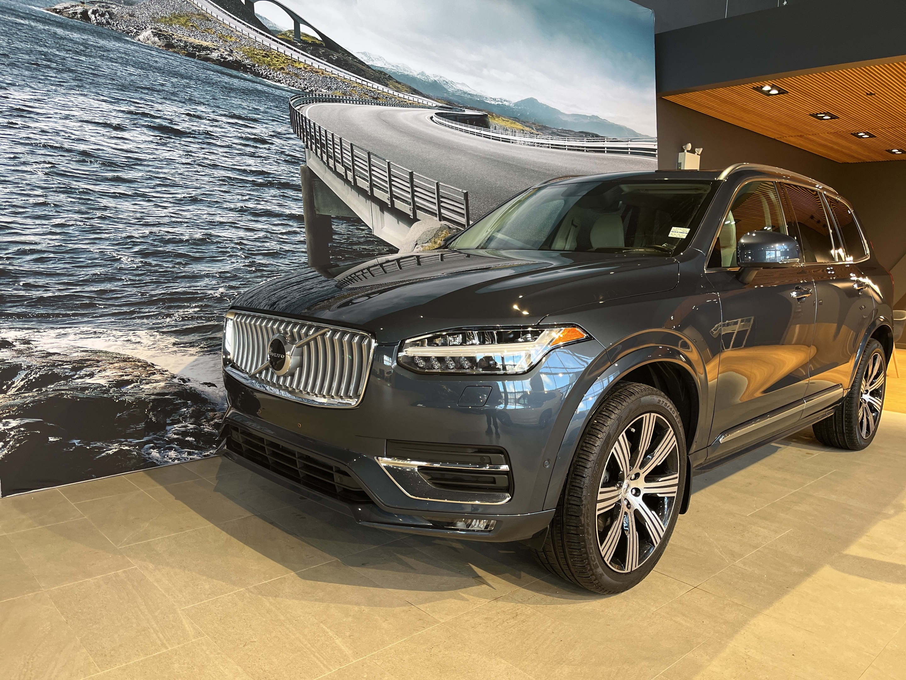 2022 Volvo XC90 T6 AWD Inscription (7-Seat) FROM 3.99%
