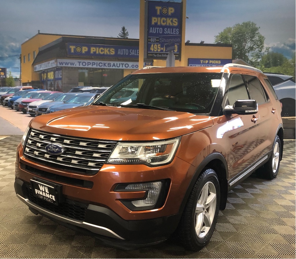2017 Ford Explorer Leather, Sunroof, Navigation, 7 Pass, One Owner!