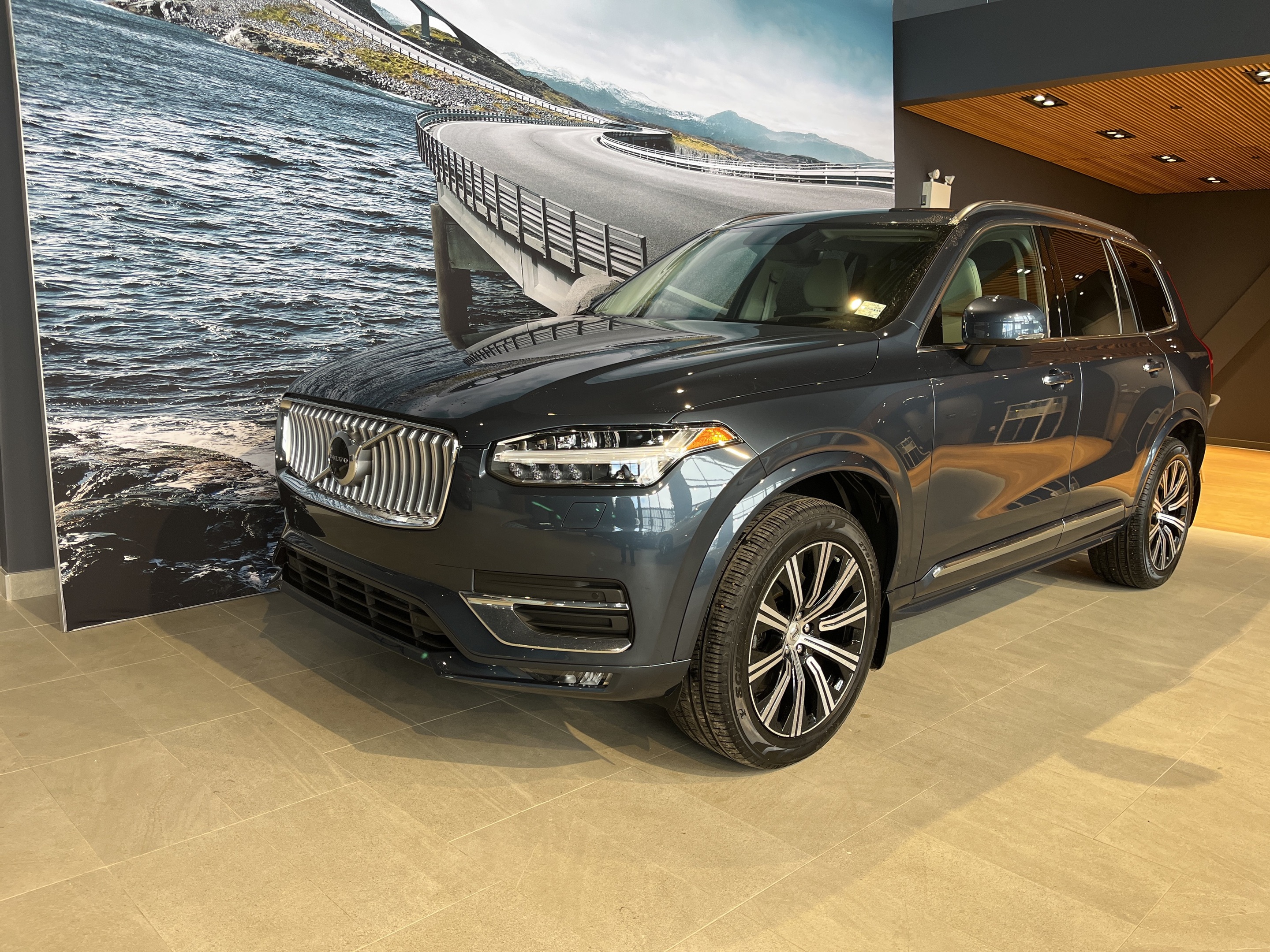2021 Volvo XC90 T6 AWD Inscription (6-Seat) From 3.99%