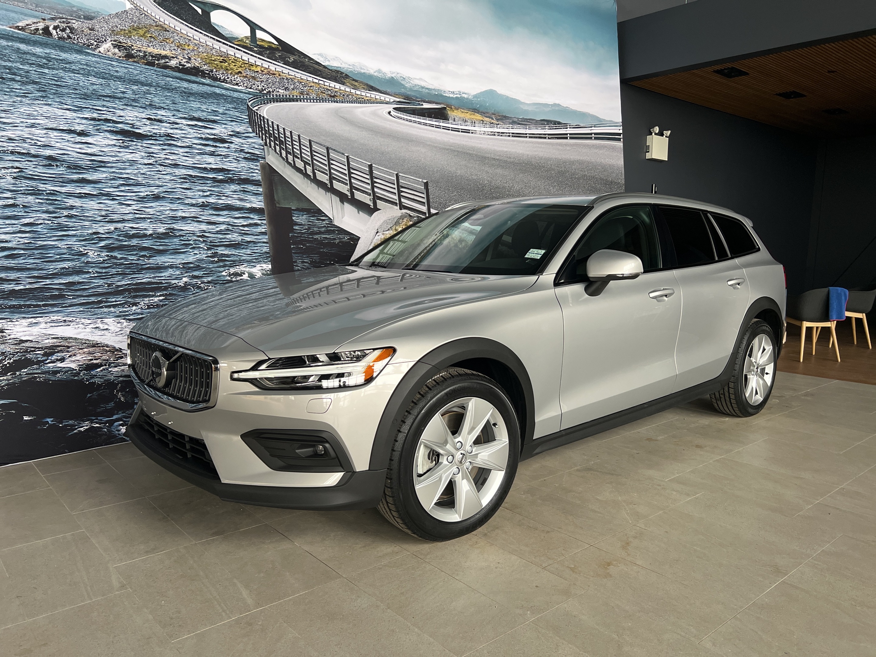 2023 Volvo V60 Cross Country B5 AWD Core FROM 3.99%