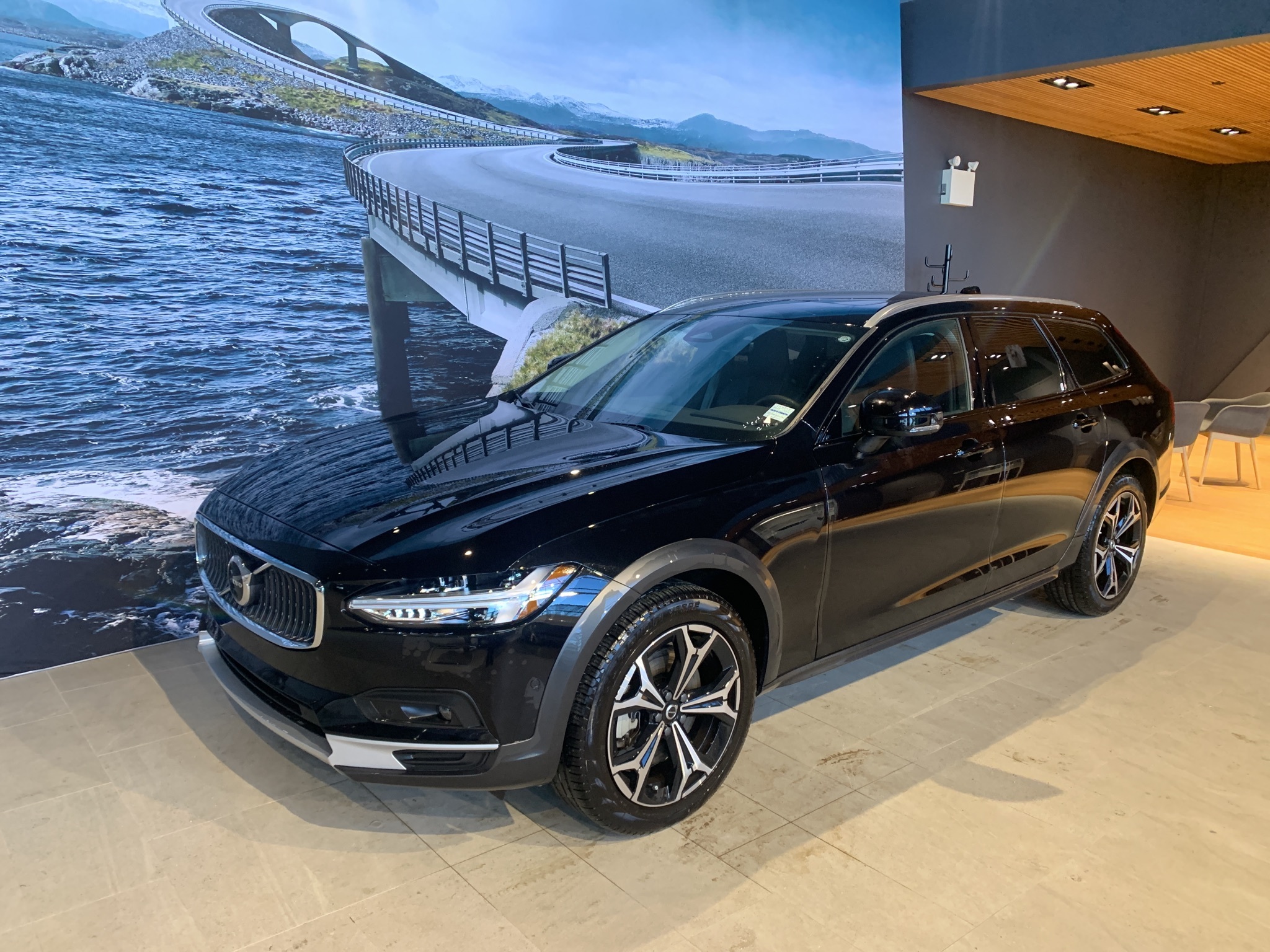 2023 Volvo V90 Cross Country B6 AWD Plus FROM 3.99%