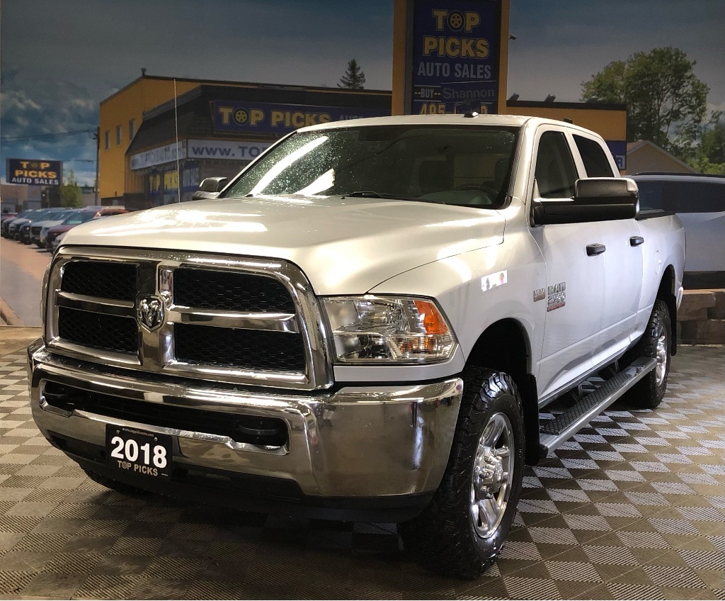 2018 Ram 2500 Crew Cab, Hemi, Accident Free, Only 50,000 Kms!!!
