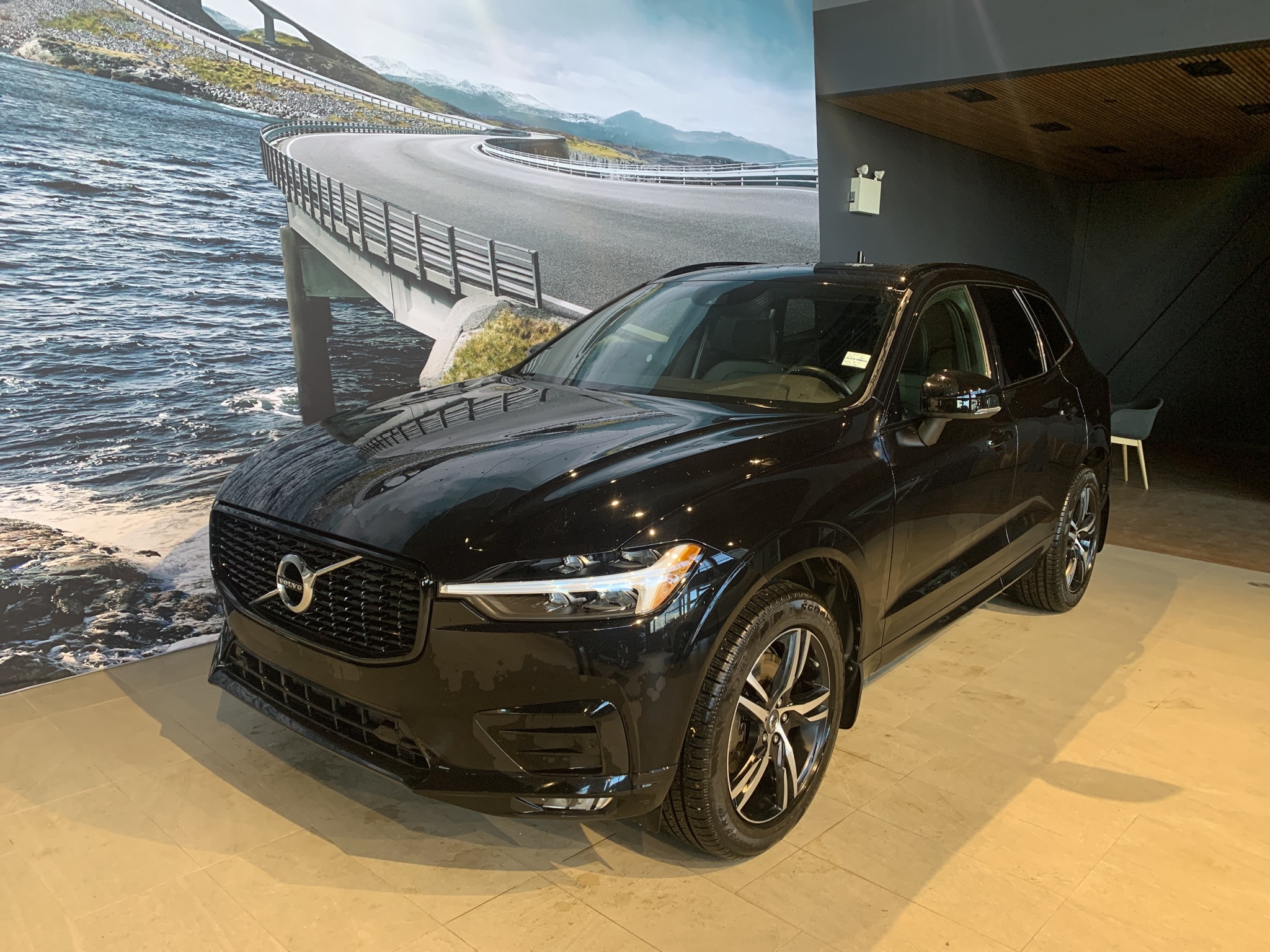 2021 Volvo XC60 T6 AWD R-Design From 3.99%