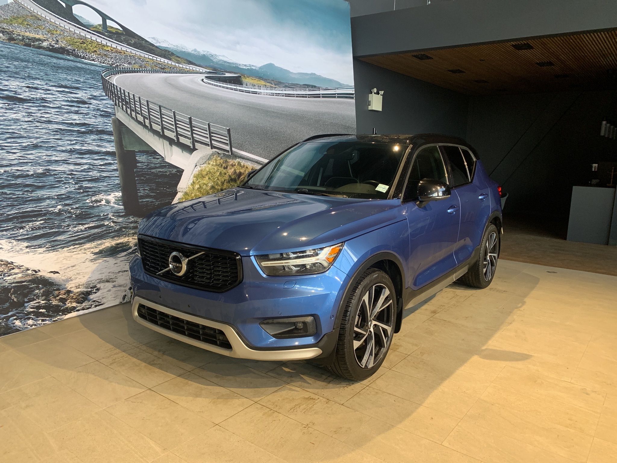 2020 Volvo XC40 T5 AWD R-Design FROM 3.99%