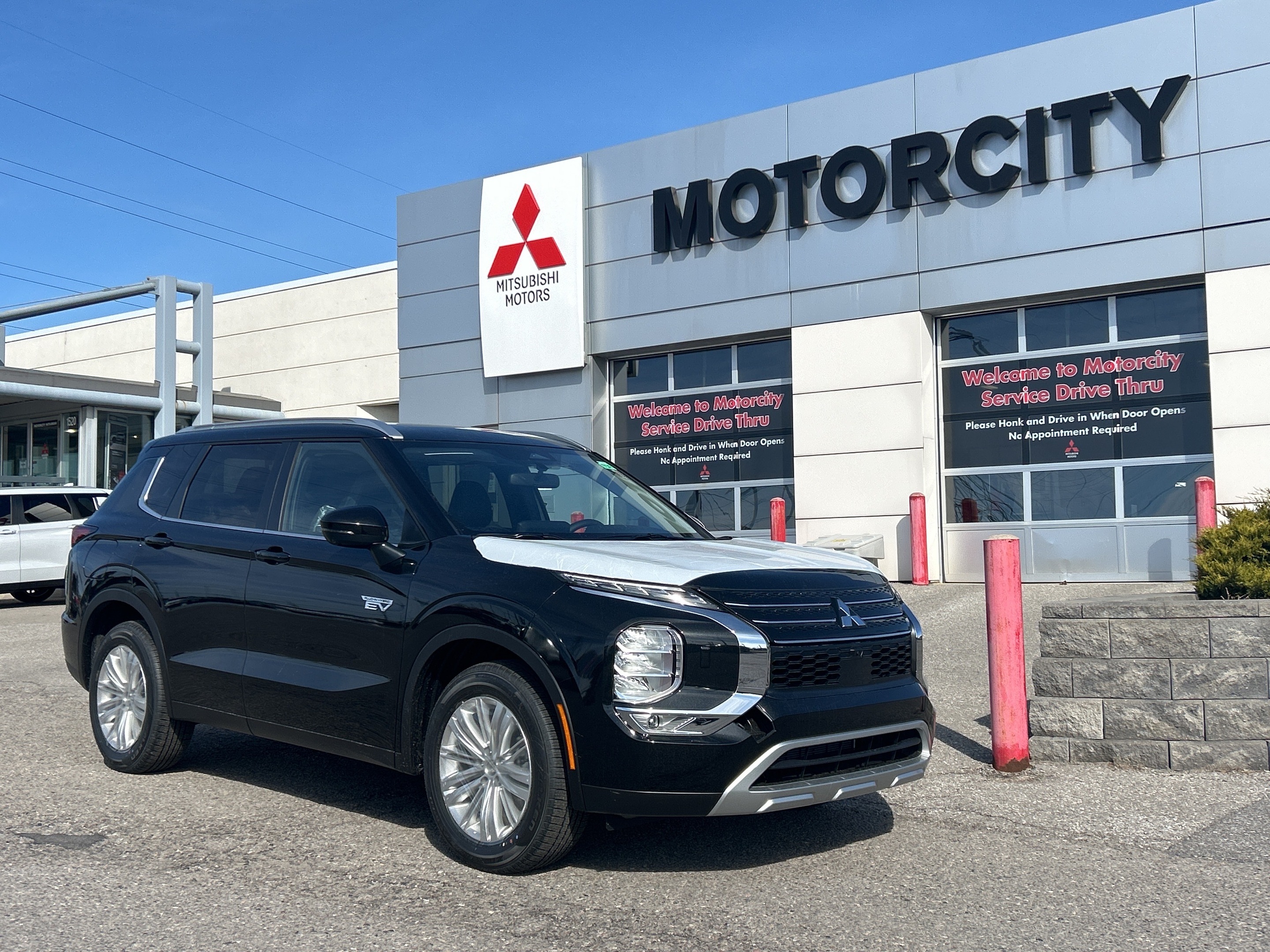 2024 Mitsubishi Outlander PHEV LE S-AWC...Spring Savings on Now! IN STORE ONLY!!!