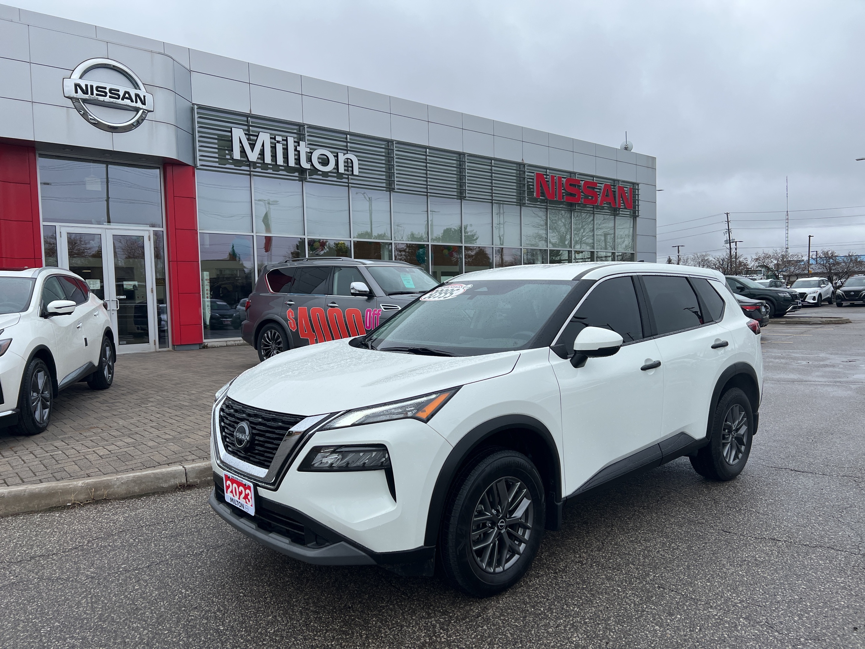 2023 Nissan Rogue S/AWD only 13,000 km
