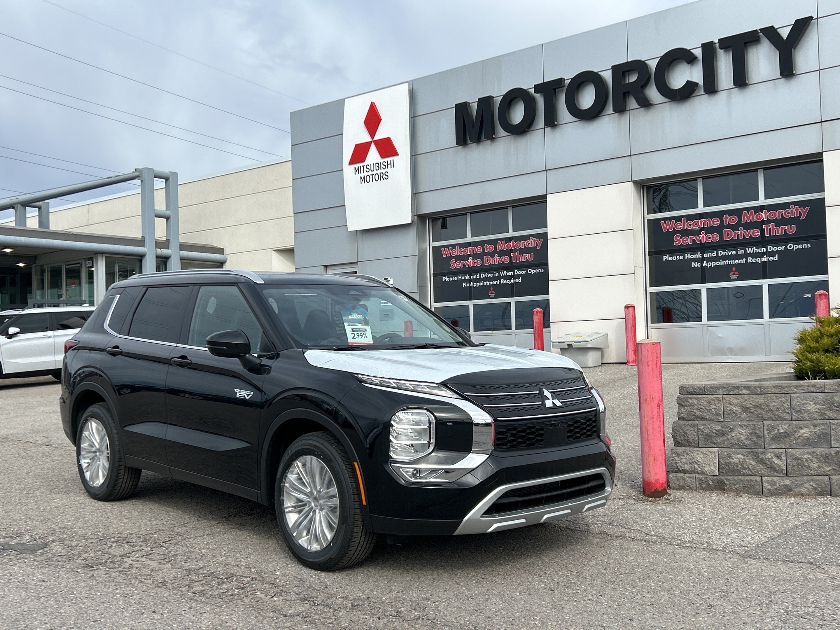 2024 Mitsubishi Outlander PHEV LE S-AWC...Spring Savings on Now! IN STORE ONLY!!!