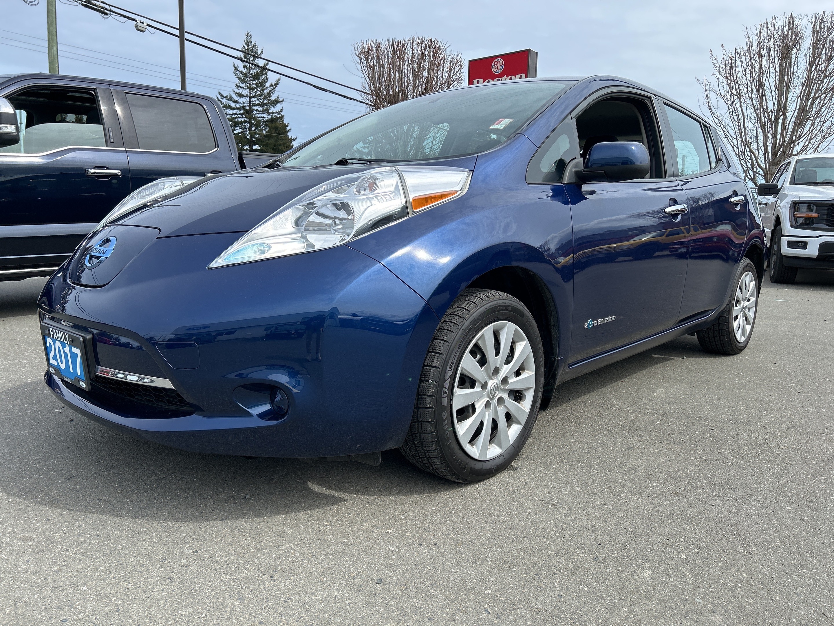2017 Nissan LEAF All Electric Very Clean **No PST**