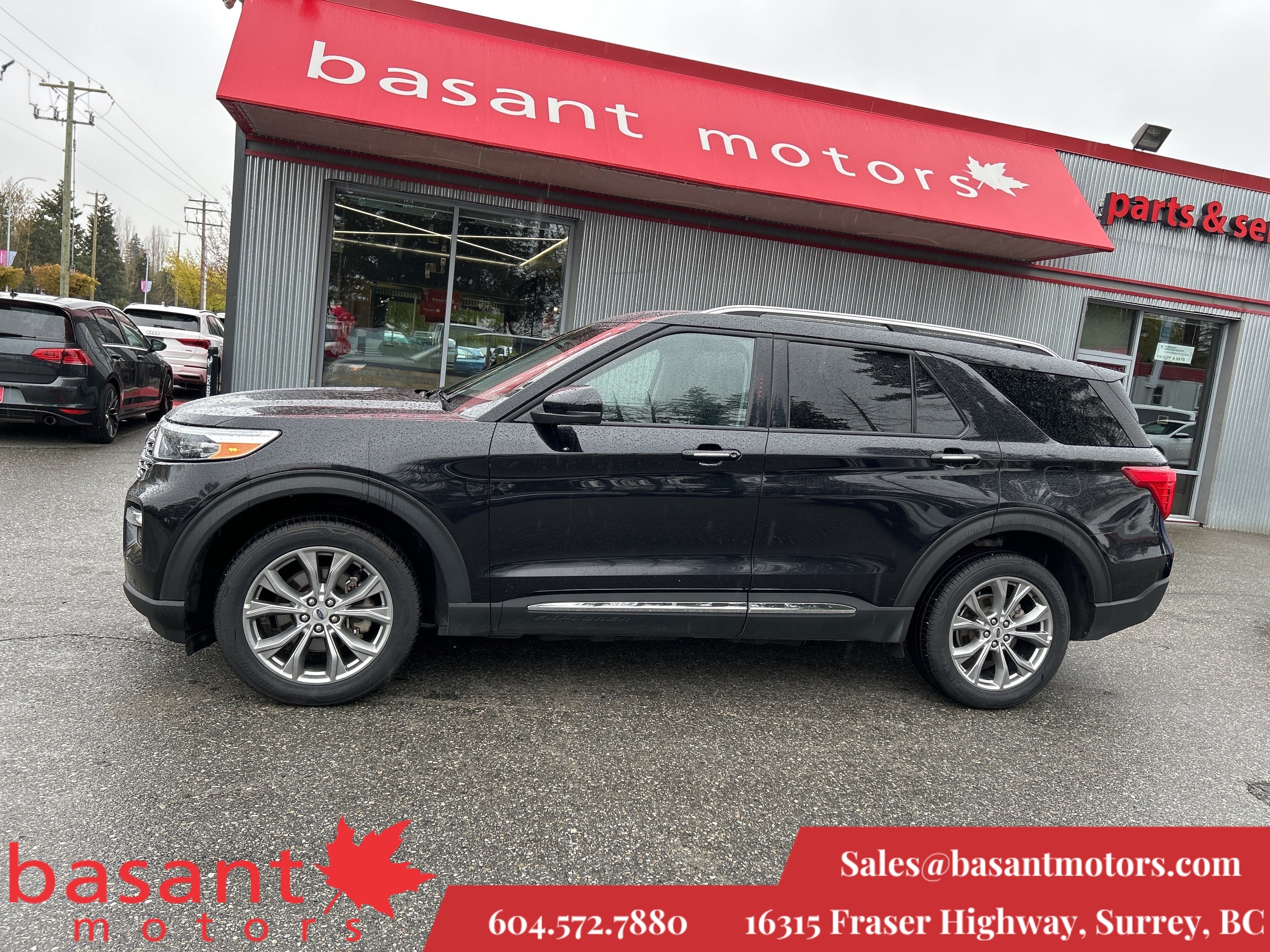 2022 Ford Explorer Limited, PanoRoof, Captain Chairs, Nav, 360° Cam!