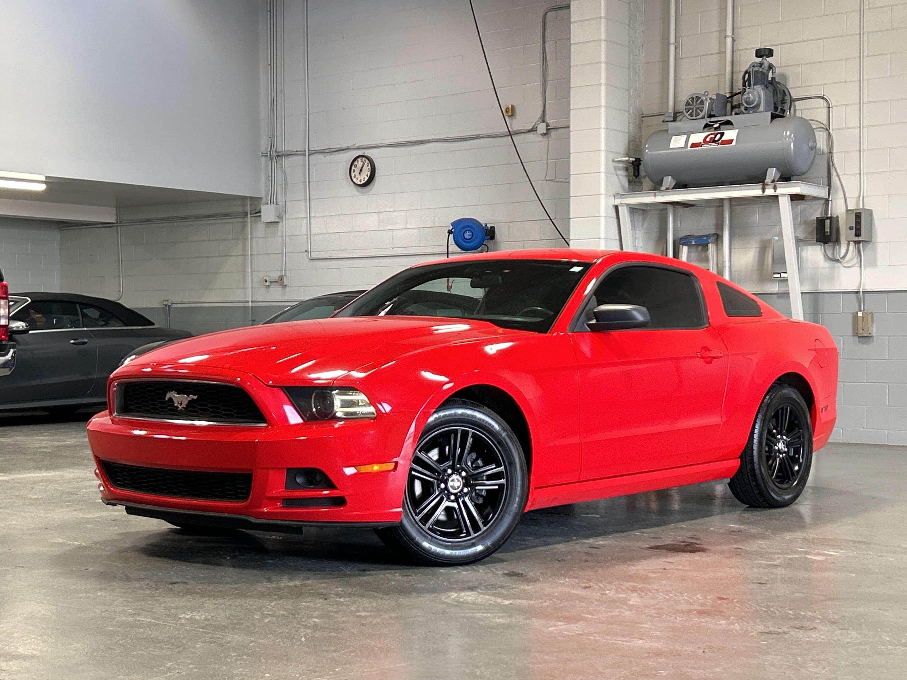 2014 Ford Mustang 2dr Cpe V6 6-speed manual 
