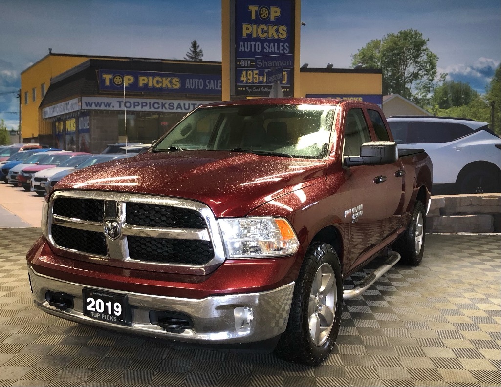 2019 Ram 1500 Classic Hemi, 20's, One Owner, Accident Free, Low Kms!