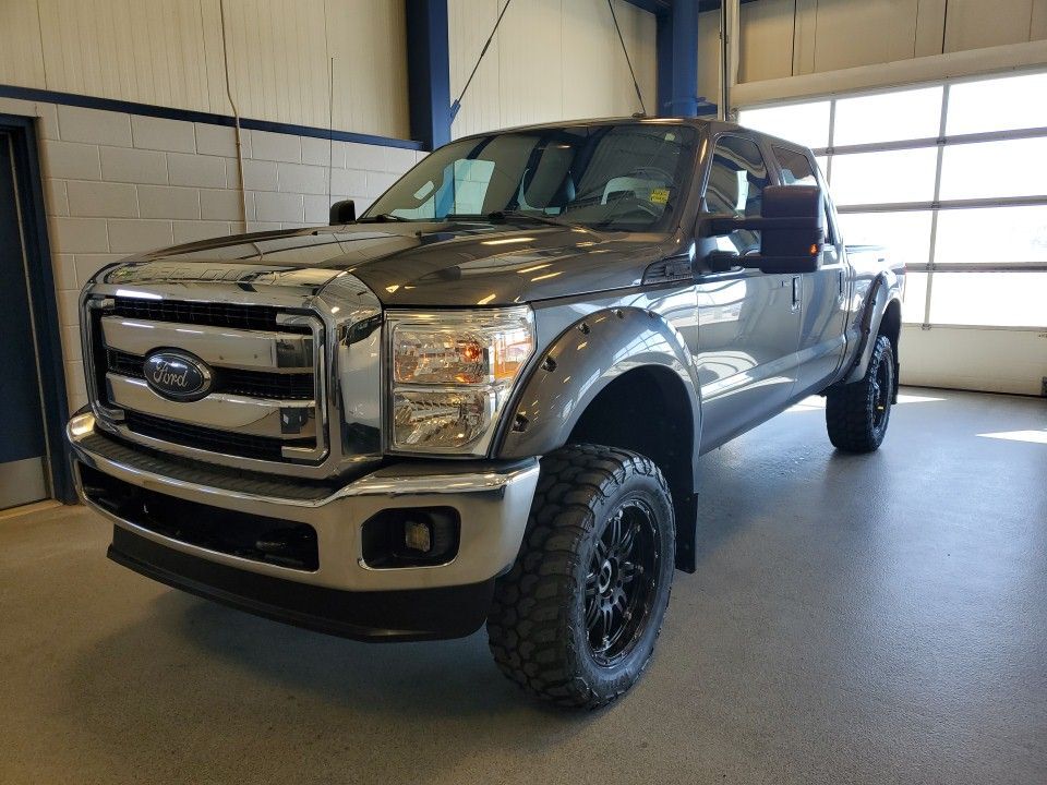 2015 Ford F-350 Lariat w/ Removable Tailgate with Lock & Lariat Ul