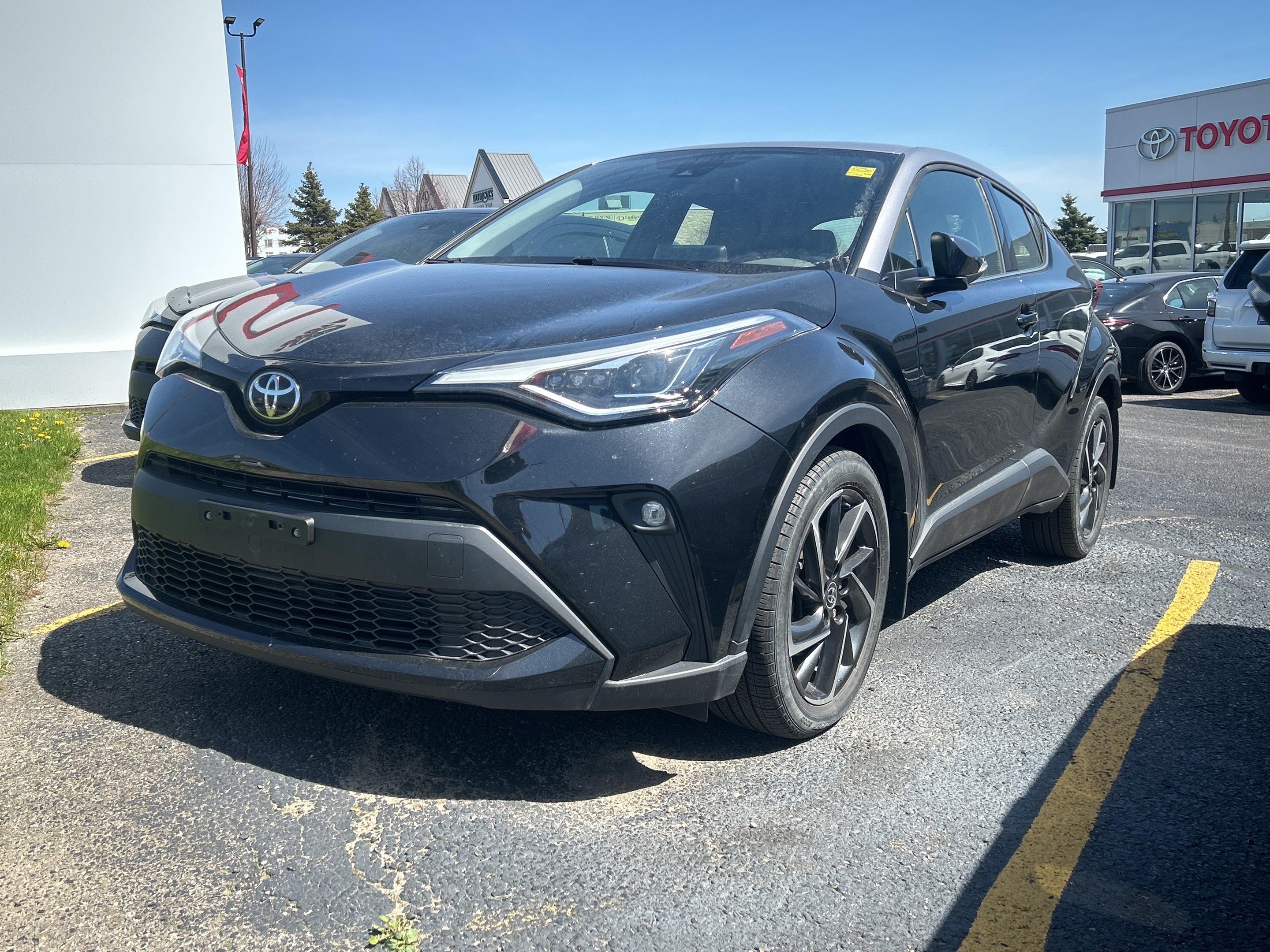 2020 Toyota C-HR Limited Trim - Black with Silver roof - 18 alloys
