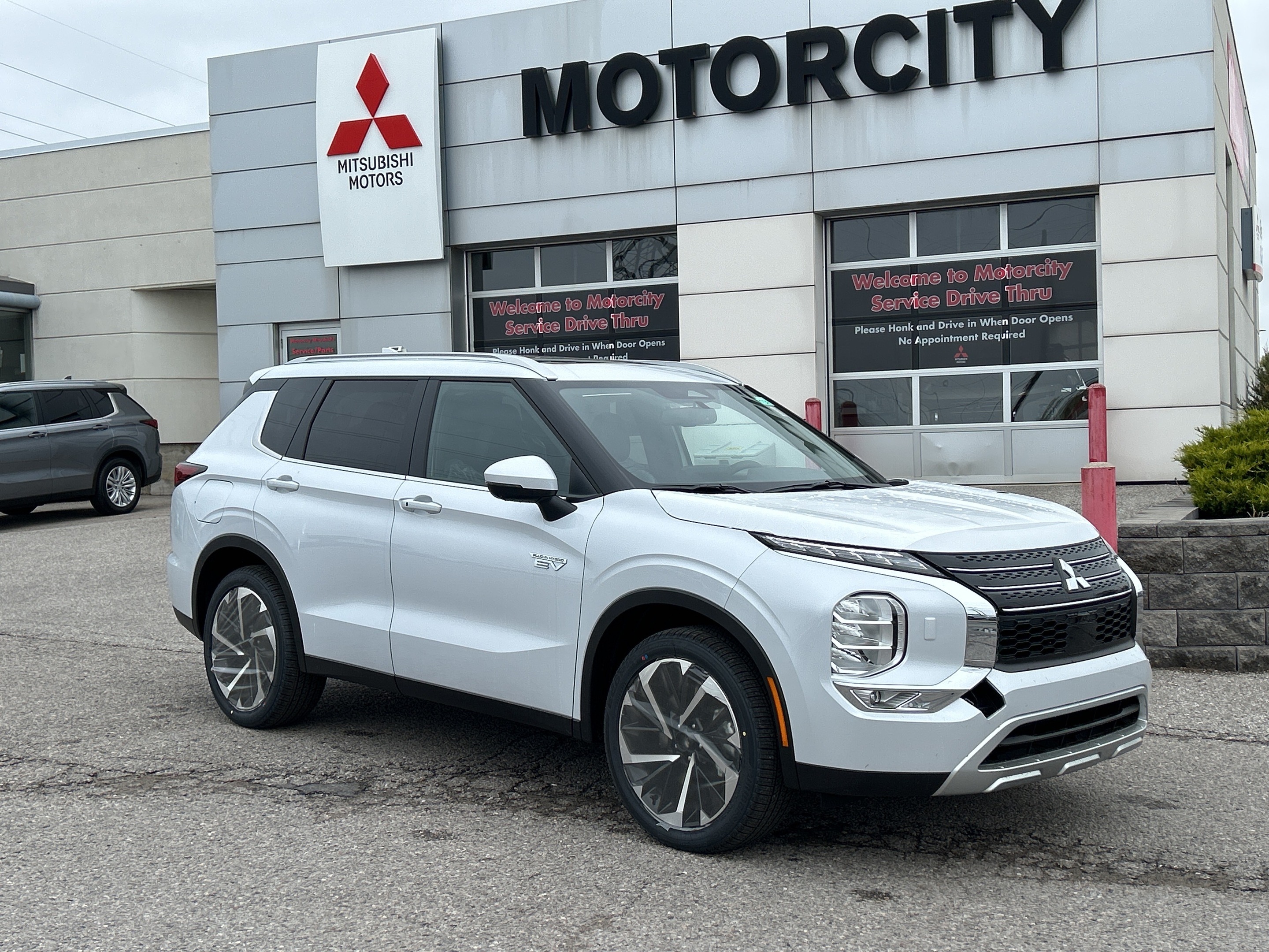 2024 Mitsubishi Outlander PHEV SEL S-AWC...In Stock! Savings on Now in STORE ONLY