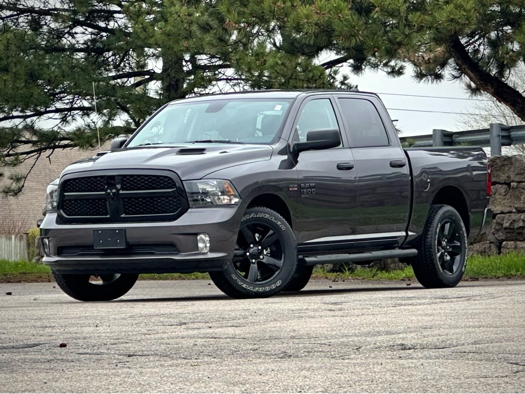 2023 Ram 1500 Classic EXPRESS 4X4 | DEMO | 4.99% RATE UP TO 60 MONTHS!