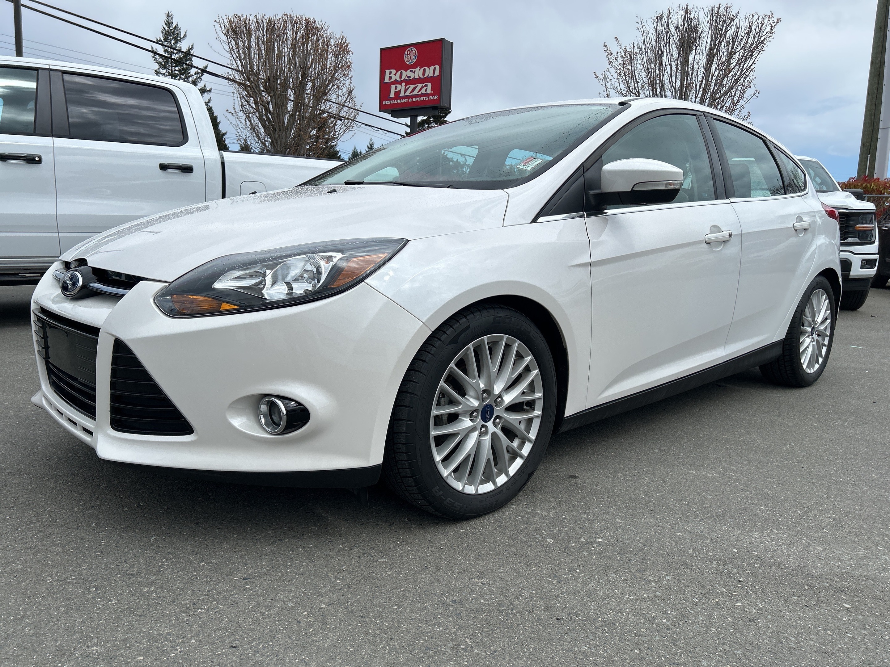 2014 Ford Focus 2.0L | Moonroof | Leather |Navigation | Sunroof