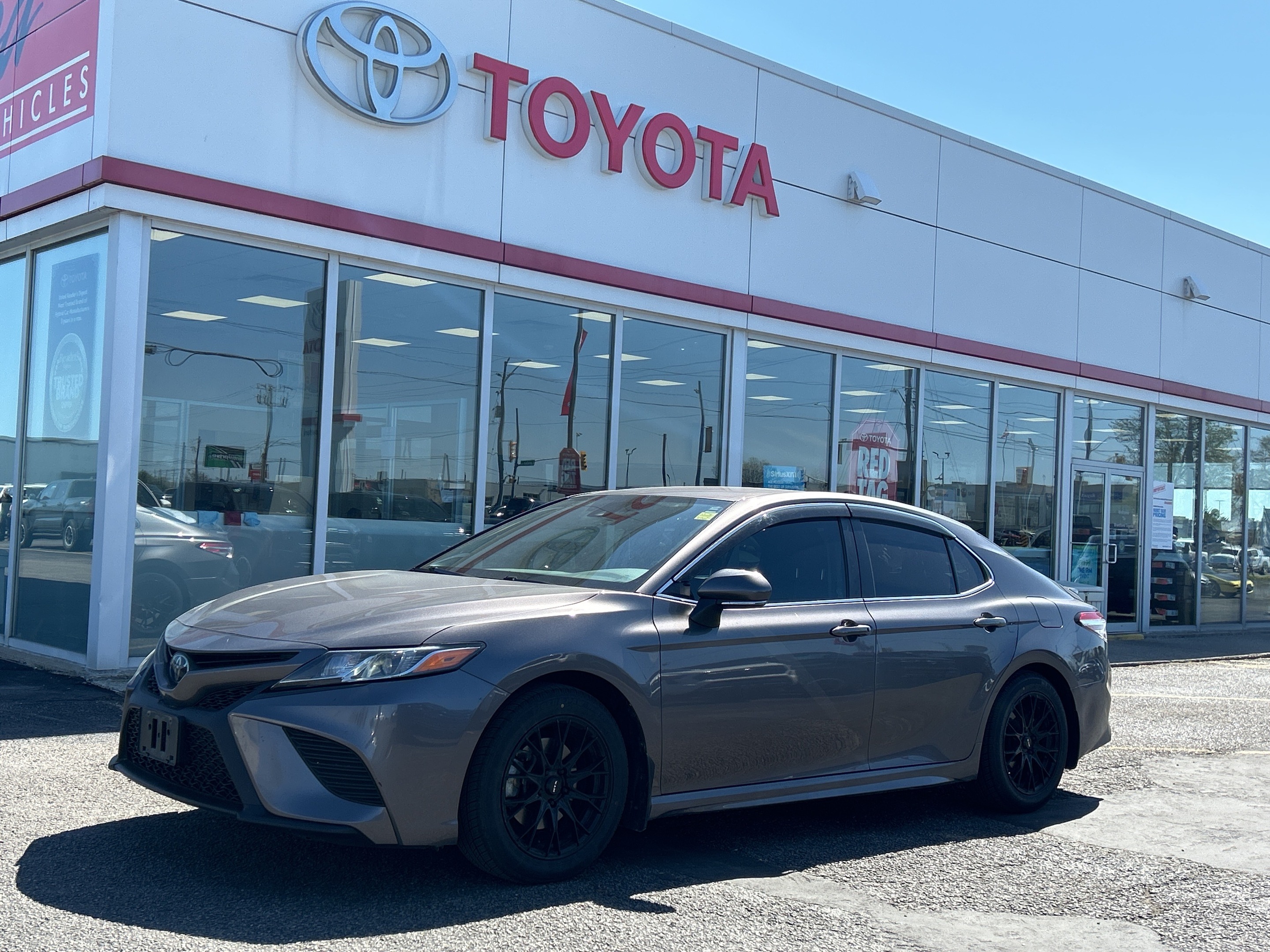 2020 Toyota Camry SE SEDAN AUTOMATIC - NO CHARGE WINTER TIRES