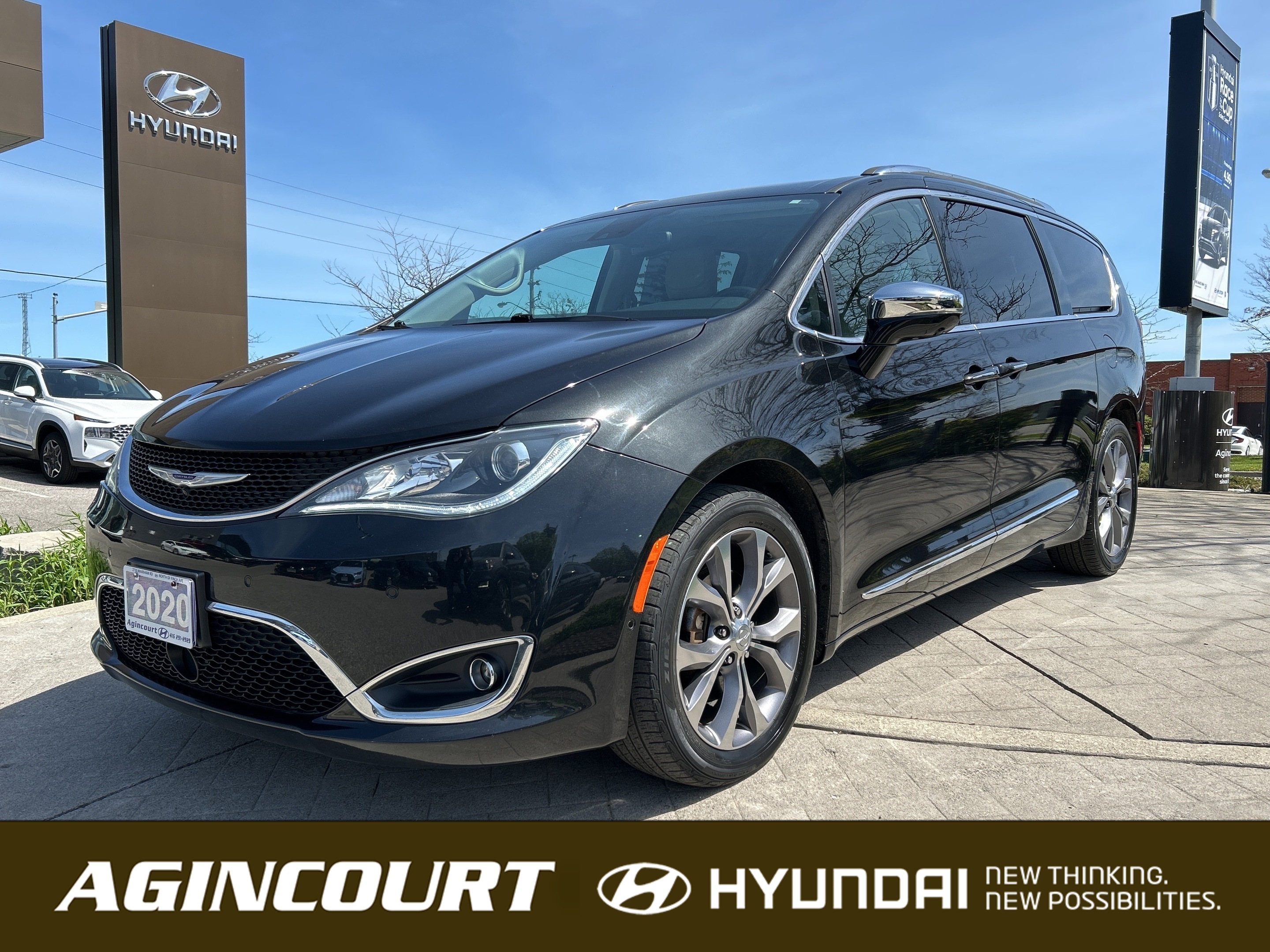 2020 Chrysler Pacifica Limited FWD- Clean Carfax- One Owner