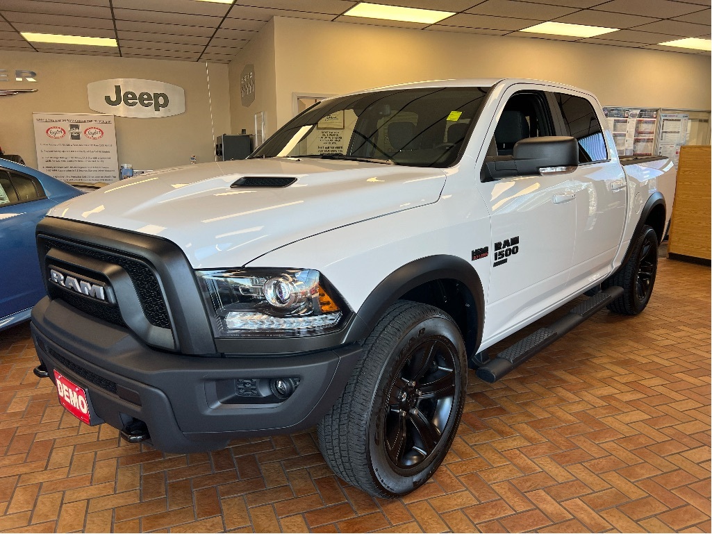 2022 Ram 1500 Classic Warlock Crew 4x4 V8 *TOW PACKAGE *LOW KMS