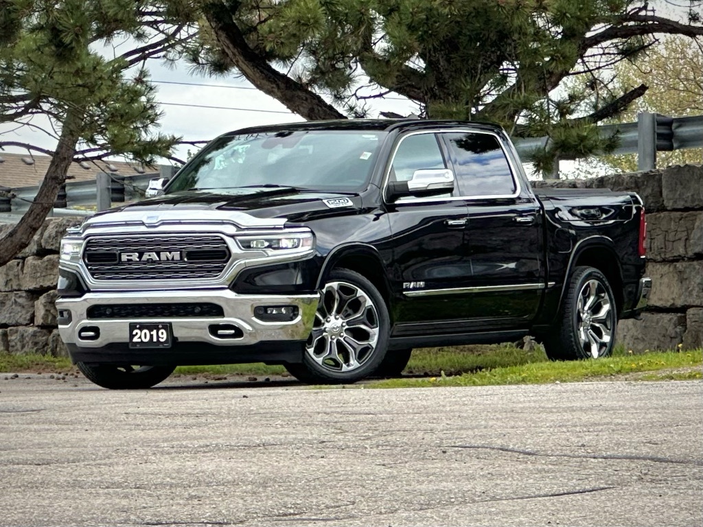 2019 Ram 1500 LIMITED 4X4 | PANO ROOF | HEATED & VENT. SEATS