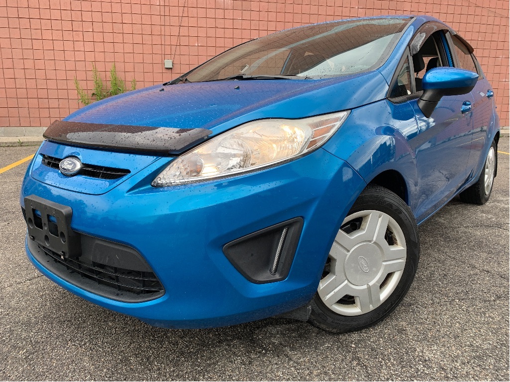 2013 Ford Fiesta 5dr HB SE !!! 70637 KMS !! CAR FAX CLEAN / LOADED