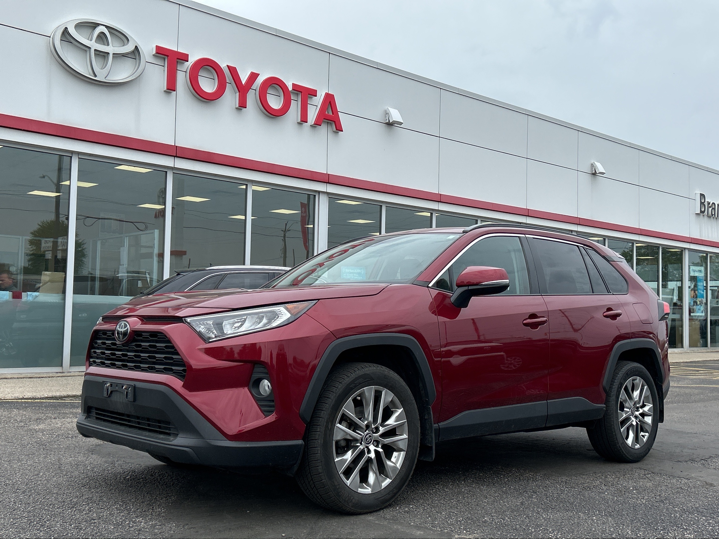2021 Toyota RAV4 XLE AWD WITH PREMIUM PACKAGE -RED ON BLACK