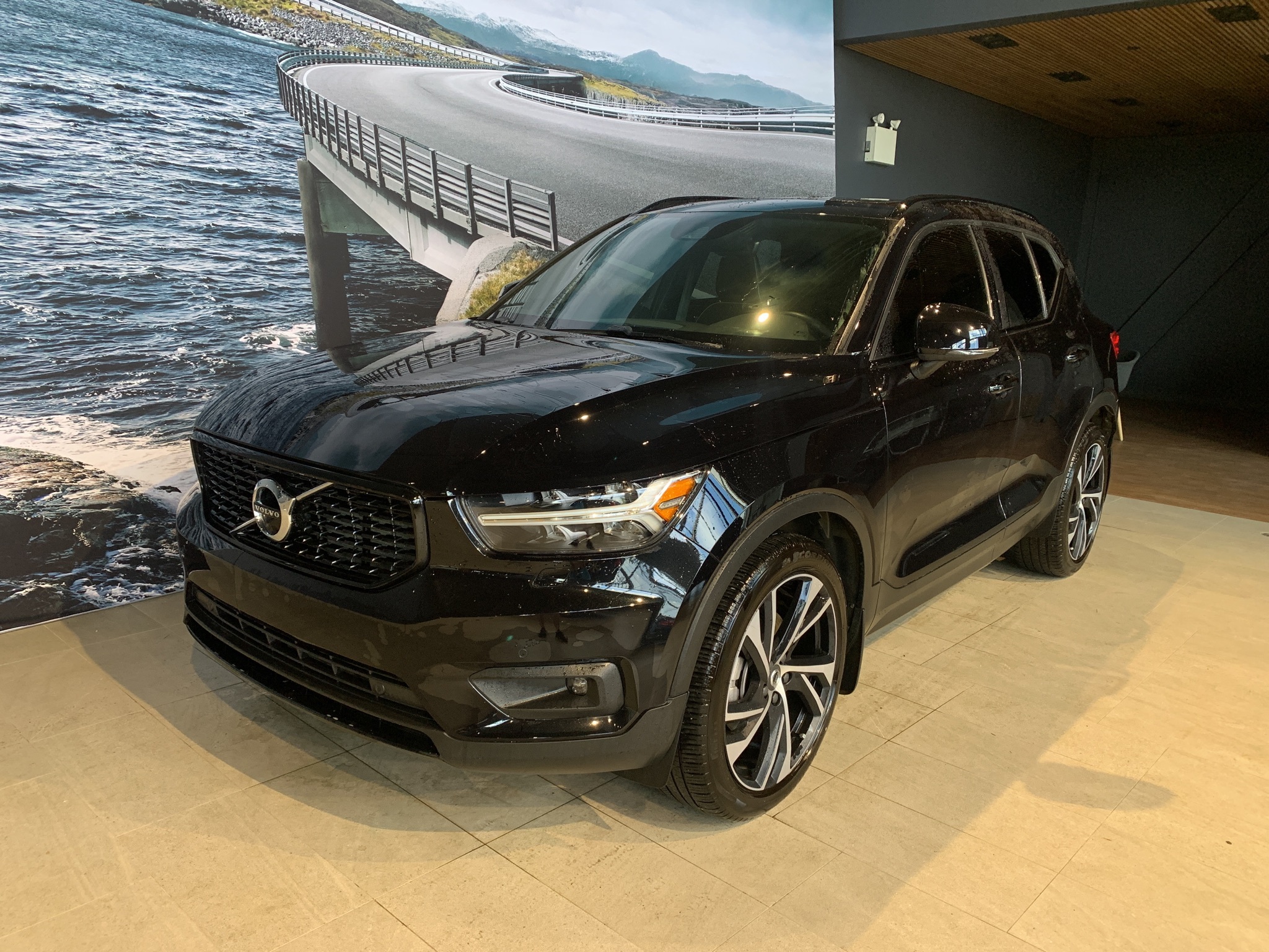 2021 Volvo XC40 T5 AWD R-Design FROM 3.99%