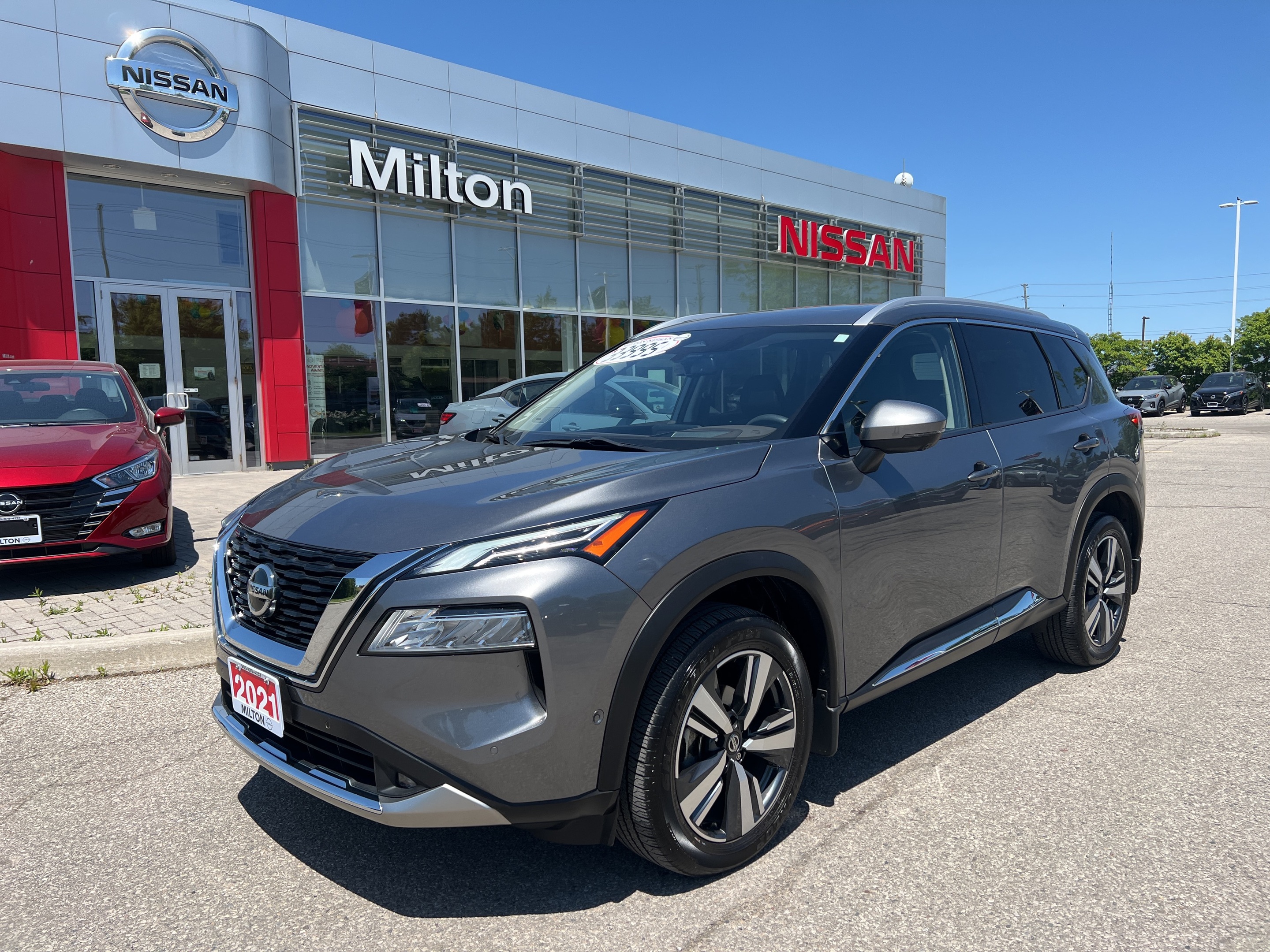 2021 Nissan Rogue Platinum/AWD/Leather interior with only 24,000 km 