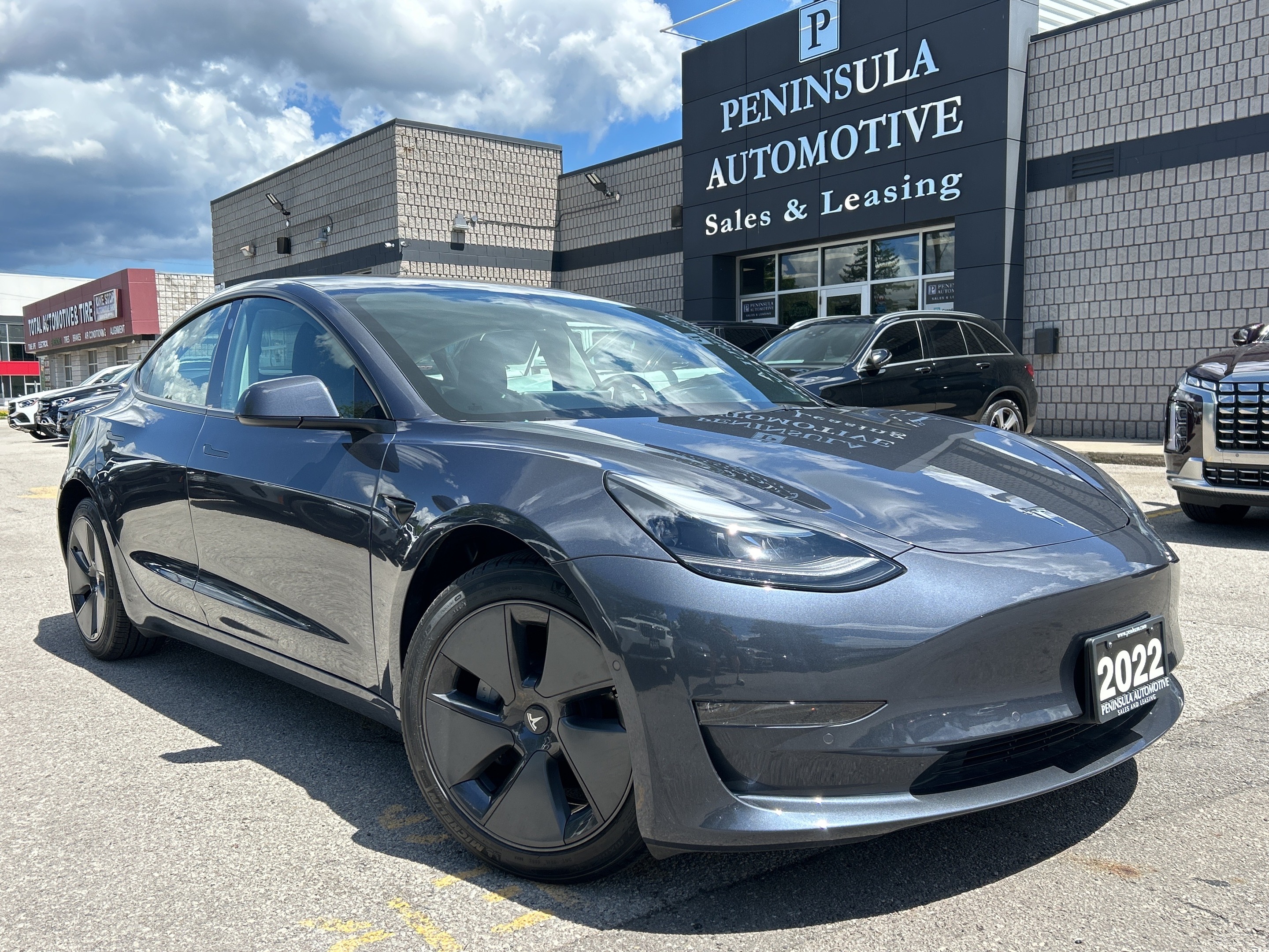 2022 Tesla Model 3 LONG RANGE AWD, AUTOPILOT, PANOROOF, 18INCH AERO