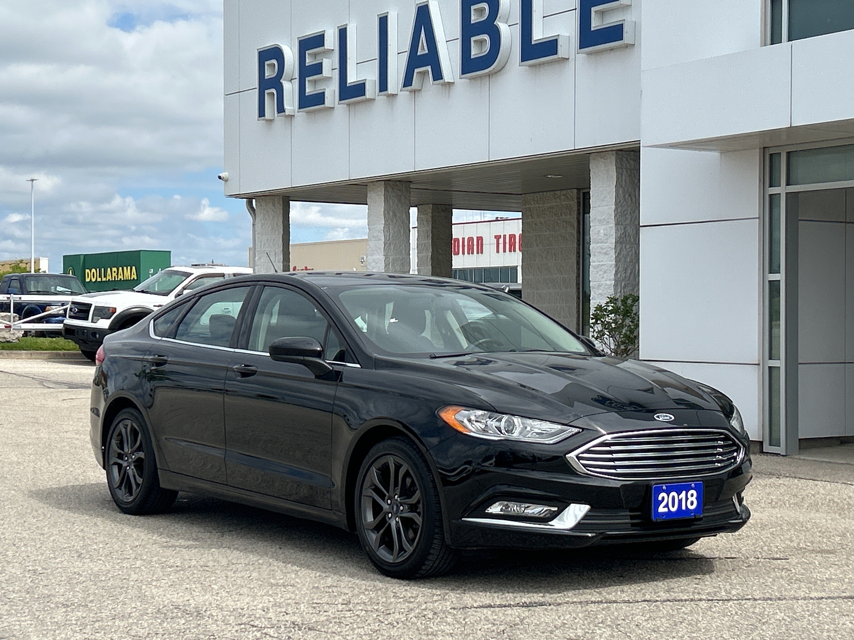 2018 Ford Fusion SE FWD  SE Appearance Package/ SE Tech My Ford Tou