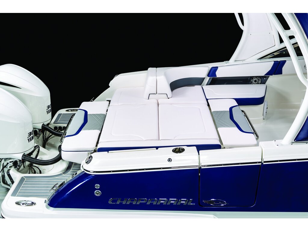 2021 Chaparral boat for sale, model of the boat is 300 Osx O/b & Image # 17 of 22