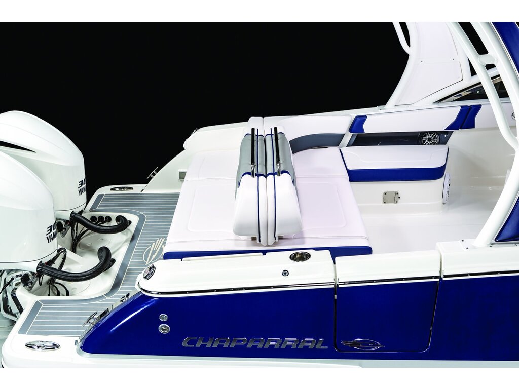 2021 Chaparral boat for sale, model of the boat is 300 Osx O/b & Image # 18 of 22