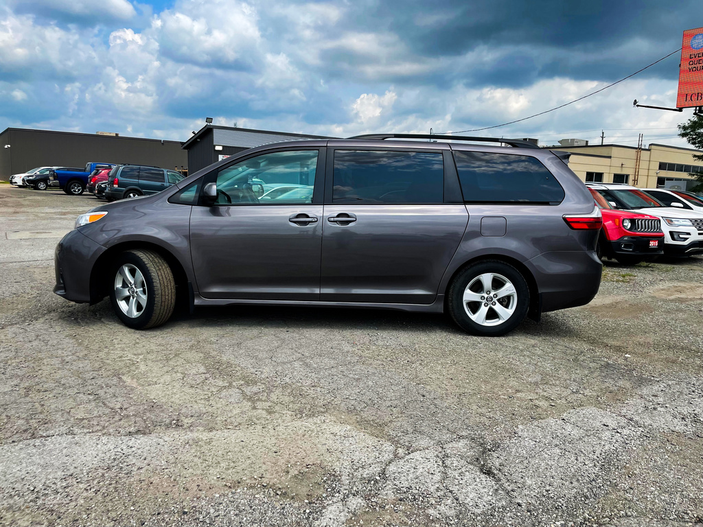 2019 Toyota Sienna | Car Details | Inventory | Wharncliffe Auto Group