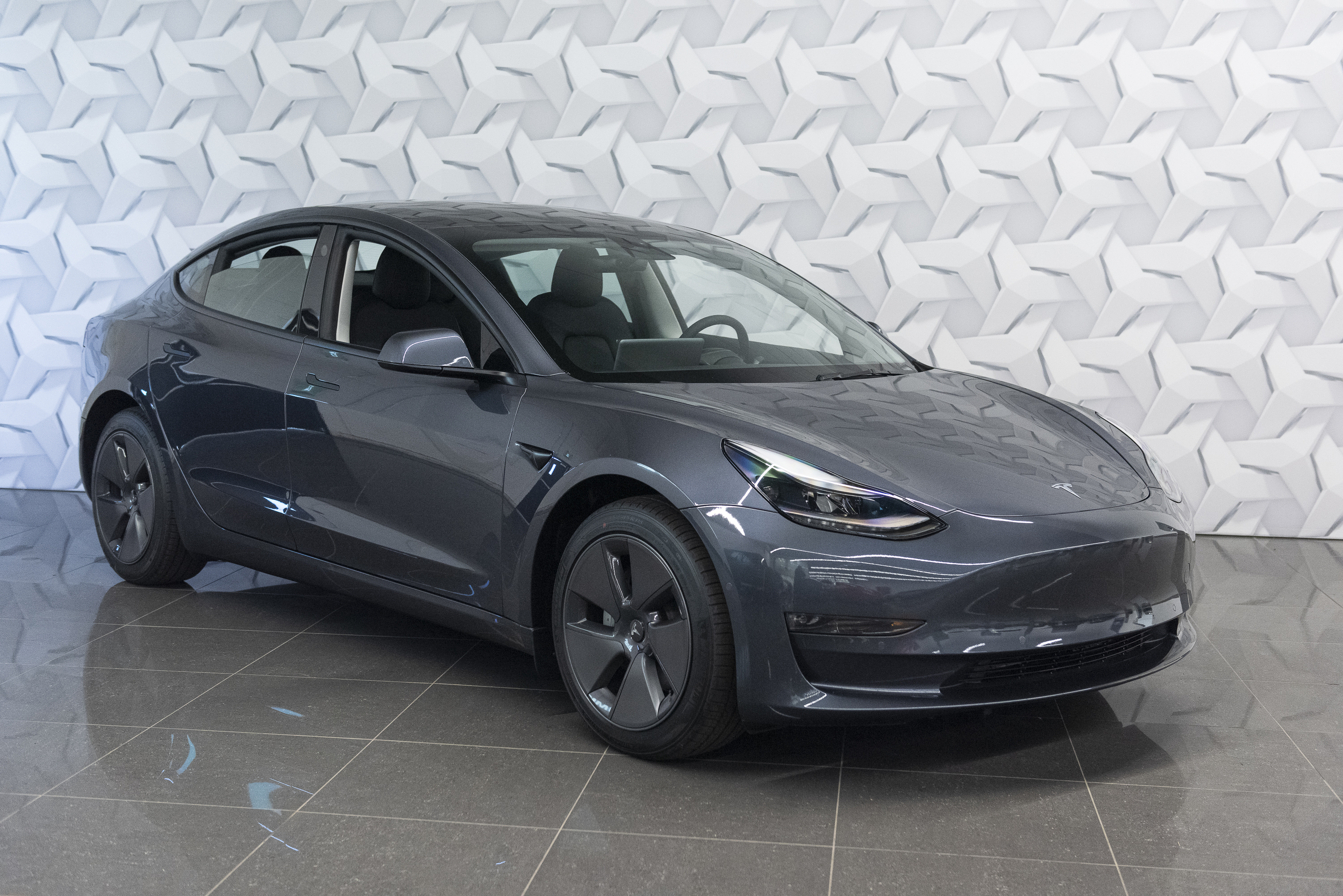 2022 Tesla Model 3 Long Range AWD - DUAL MOTOR
