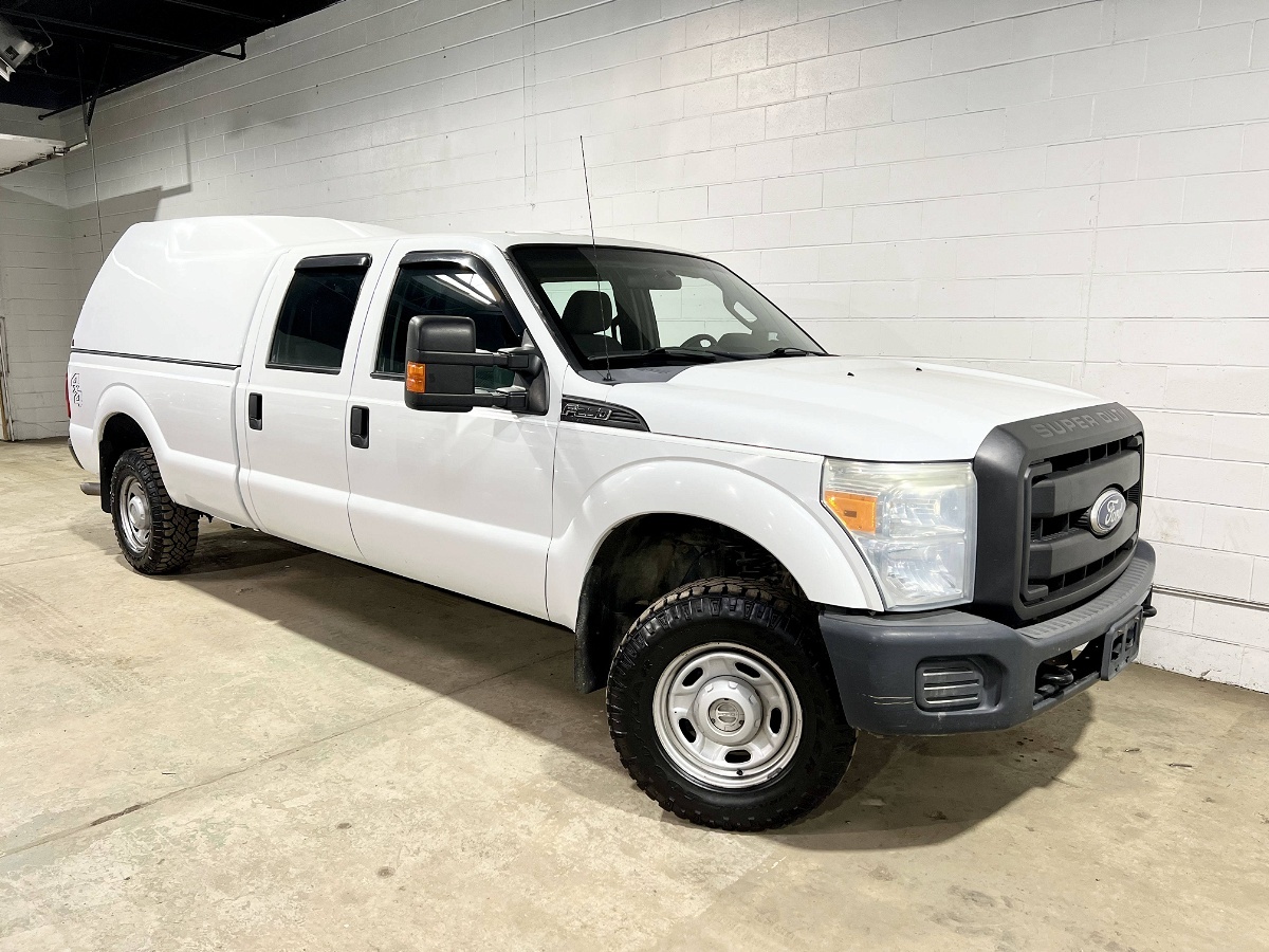 2011 Ford F-250 8FT LONG BOX! 4X4! MATCHING CAP! ONE OWNER! CREW C