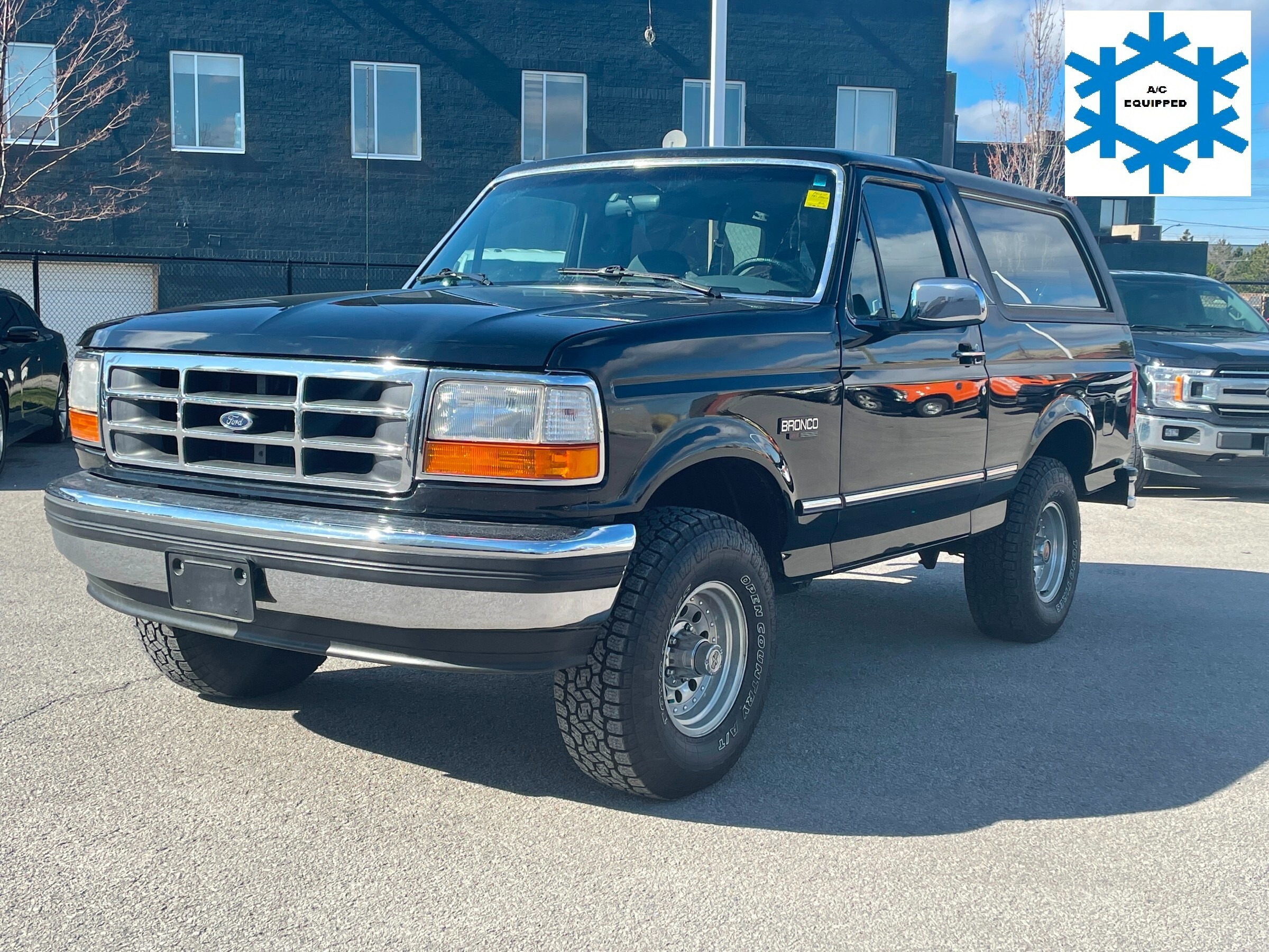 1993 Ford Bronco Comes with soft top