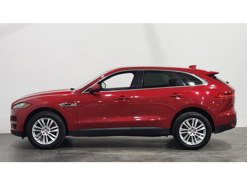 Jaguar F-Pace 2019 Air conditioner, Navigation system, Electric mirrors, Power Seats, Electric windows, Speed regulator, Heated seats, Leather interior, Air conditioning with dual zone settings, Seat memories, Bluetooth, Mechanically opening tailgate, Panoramic sunroof, rear-view camera, Heated steering wheel, Steering wheel radio controls