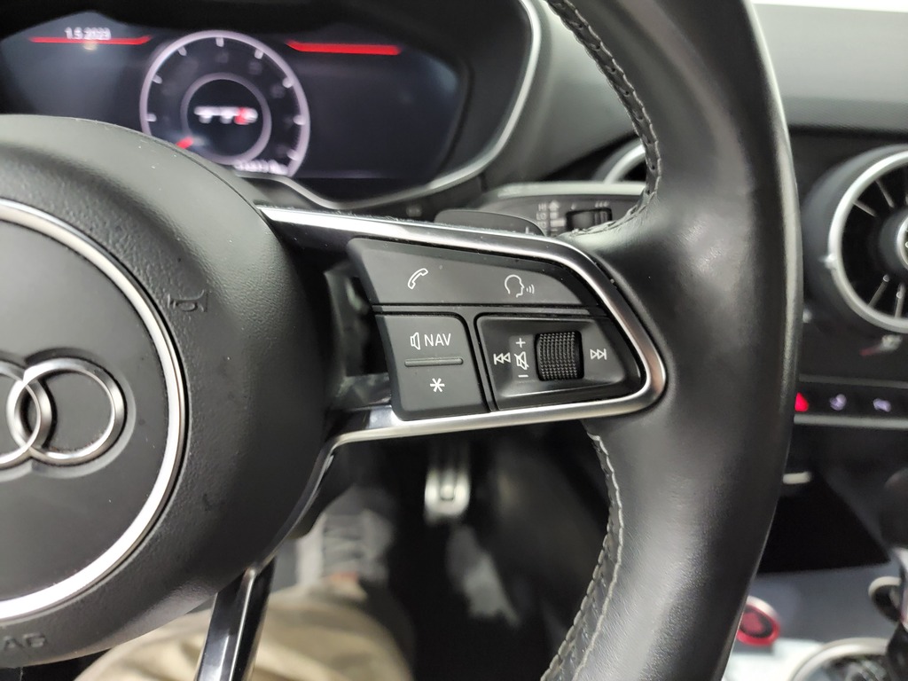 Audi TTS Coupe 2018 Climatisation, Système de navigation, Mirroirs électriques, Sièges électriques, Vitres électriques, Intérieur cuir, Régulateur de vitesse, Bluetooth, Hayon à ouverture mécanique, caméra-rétroviseur, Commandes de la radio au volant