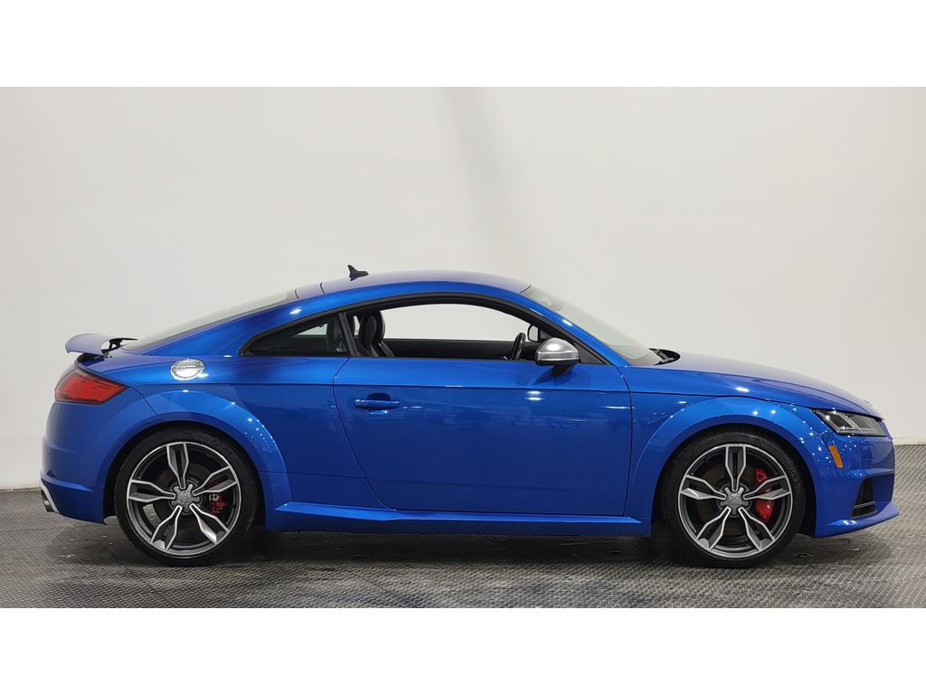 Audi TTS Coupe 2018 Air conditioner, Navigation system, Electric mirrors, Power Seats, Electric windows, Leather interior, Speed regulator, Bluetooth, Mechanically opening tailgate, rear-view camera, Steering wheel radio controls