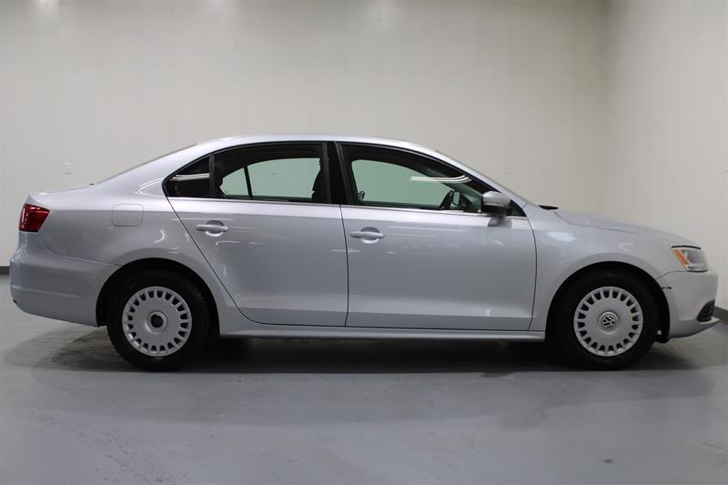 2014 Volkswagen Jetta Comfortline 1.8T 6sp at w/ Tip WE APPROVE ALL CRED